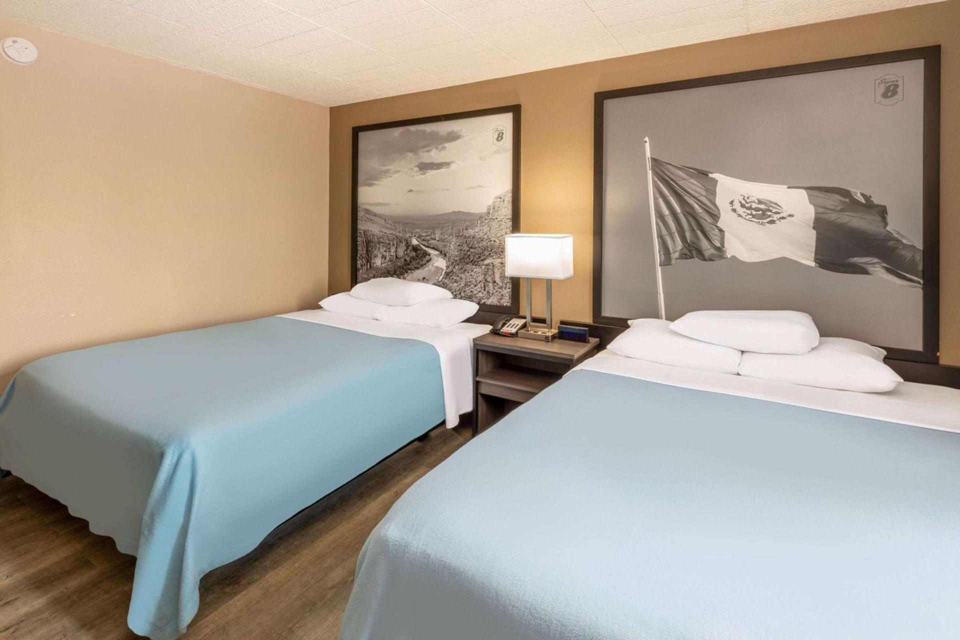 Super 8 by Wyndham Laredo photo 18