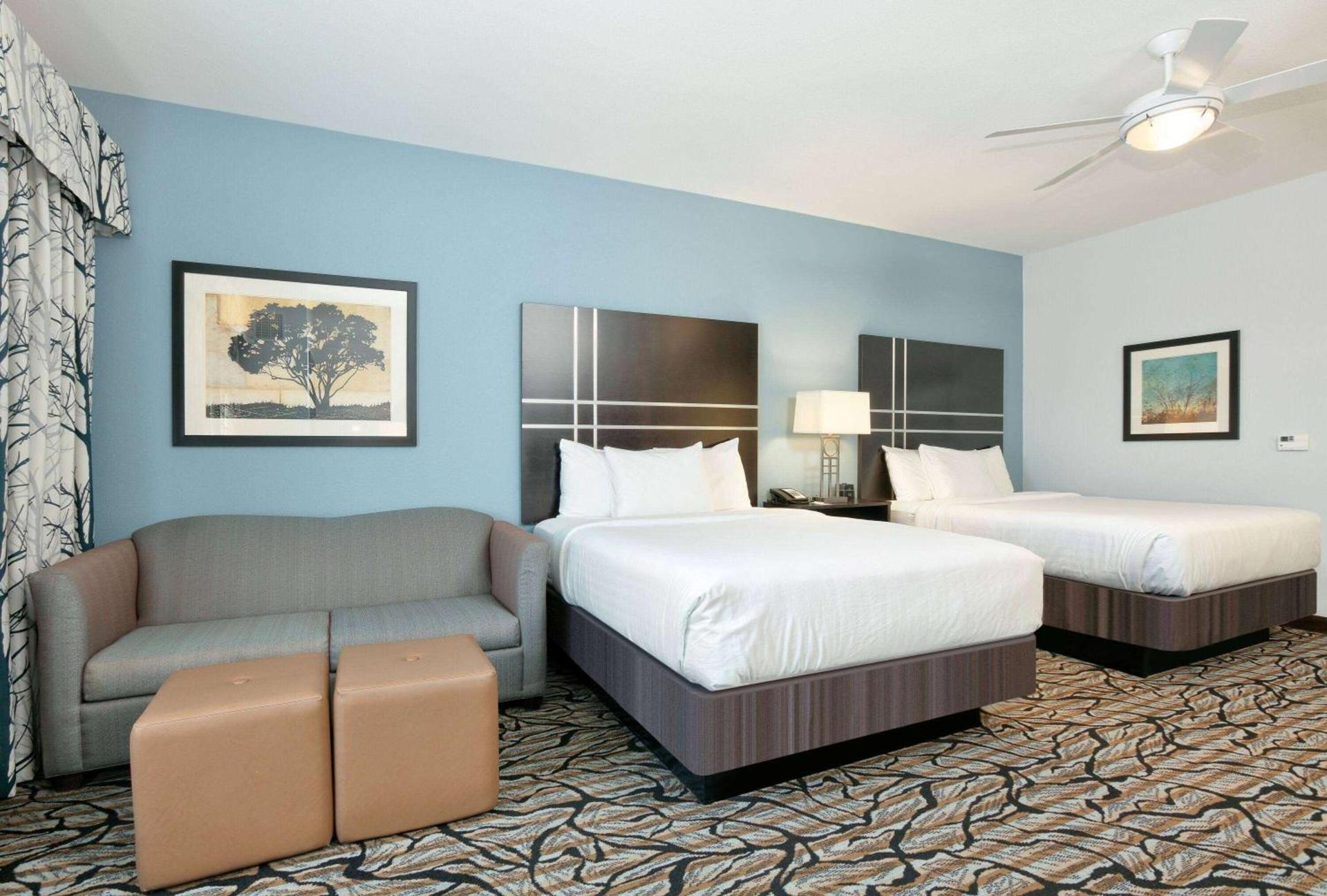 La Quinta Inn & Suites by Wyndham Lubbock Southwest photo 20