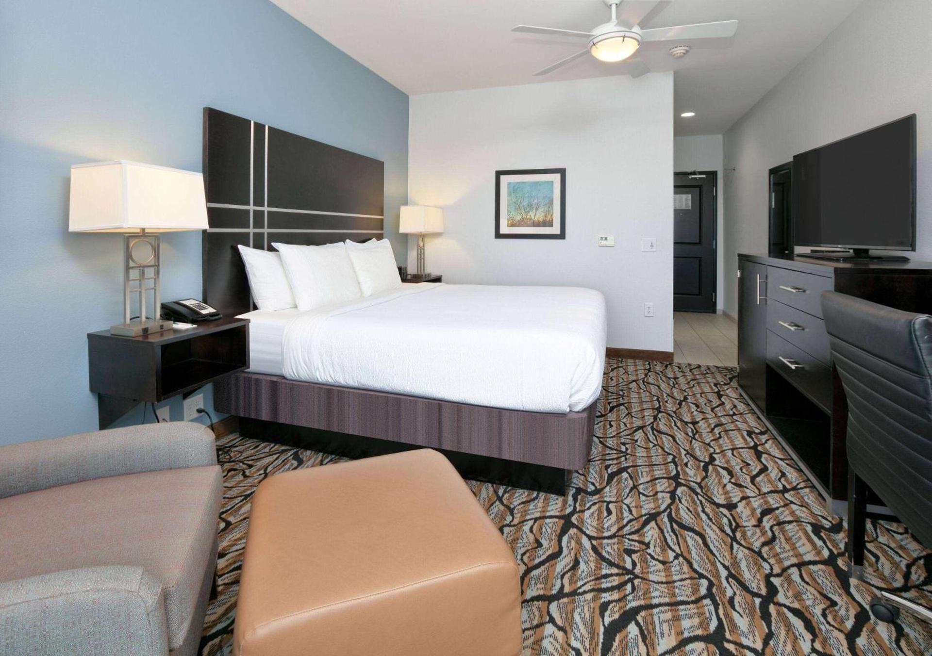 La Quinta Inn & Suites by Wyndham Lubbock Southwest photo 29