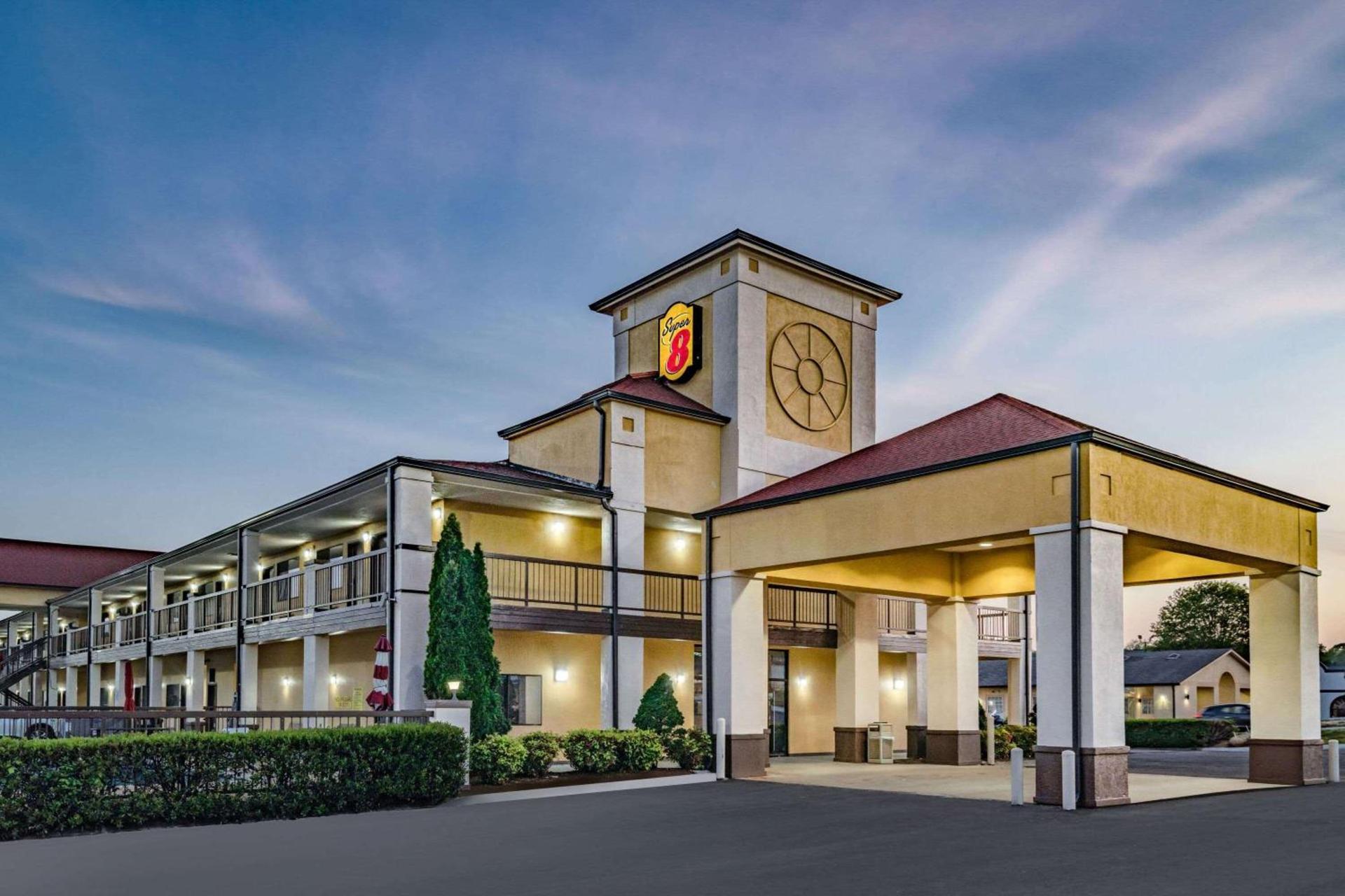 Super 8 by Wyndham Columbia photo 4