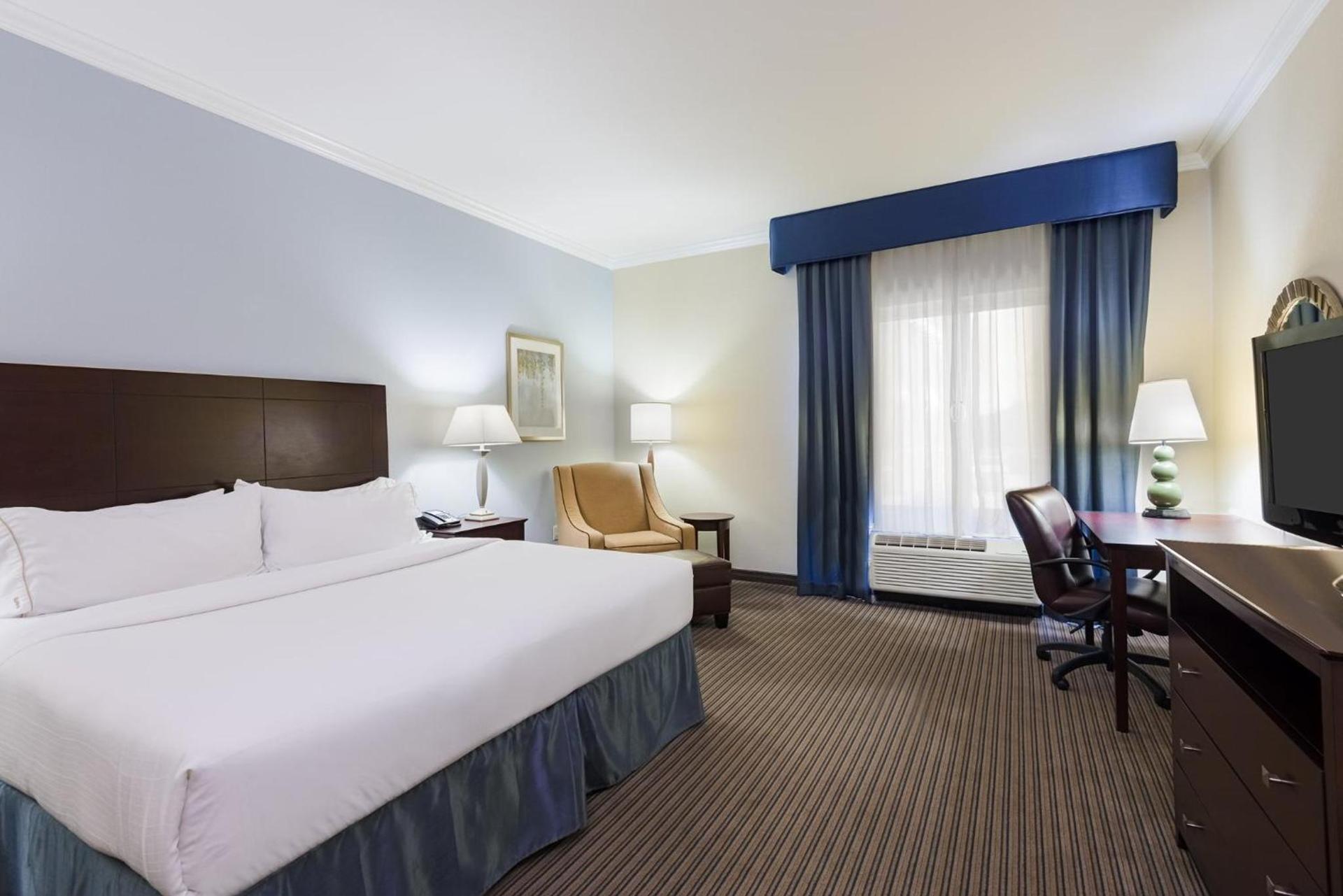 Holiday Inn Express Hotel & Suites New Iberia - Avery Island by IHG photo 35