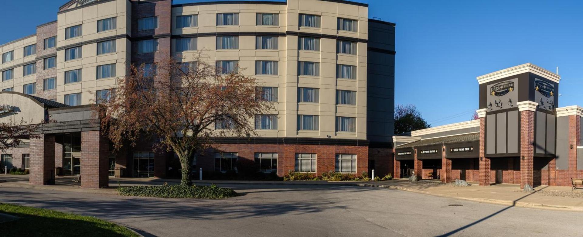 Wyndham Moline on John Deere Commons photo 44