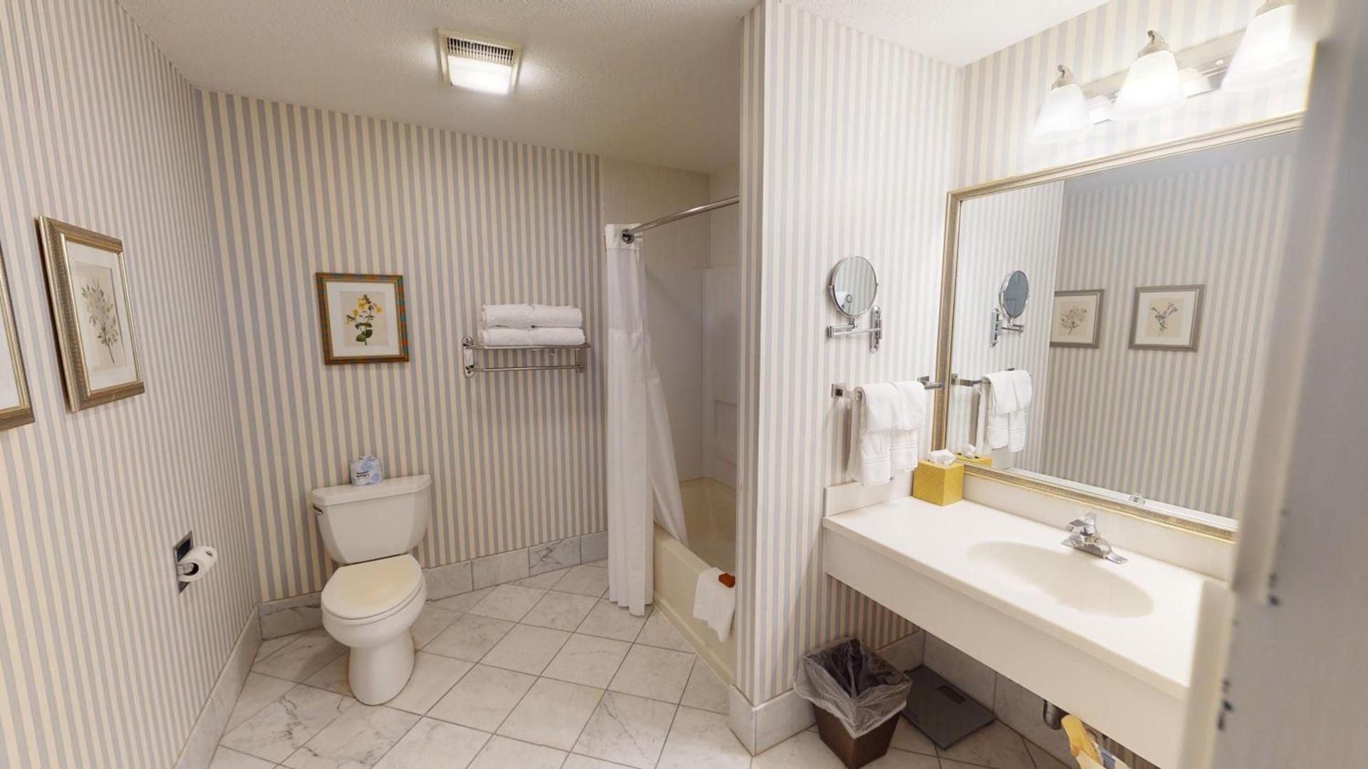 The Farmington Inn and Suites photo 24