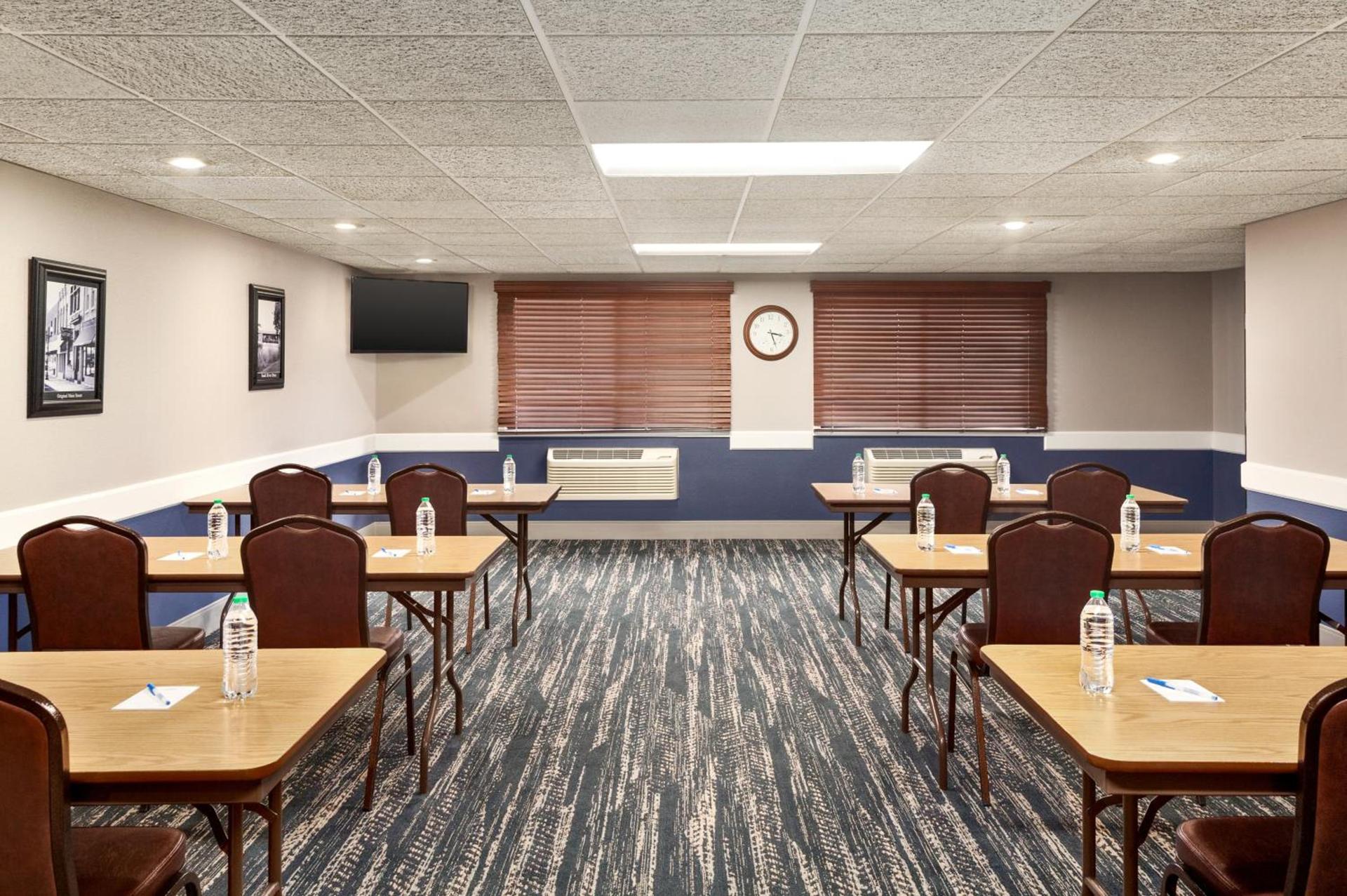 AmericInn by Wyndham Sauk Centre photo 64