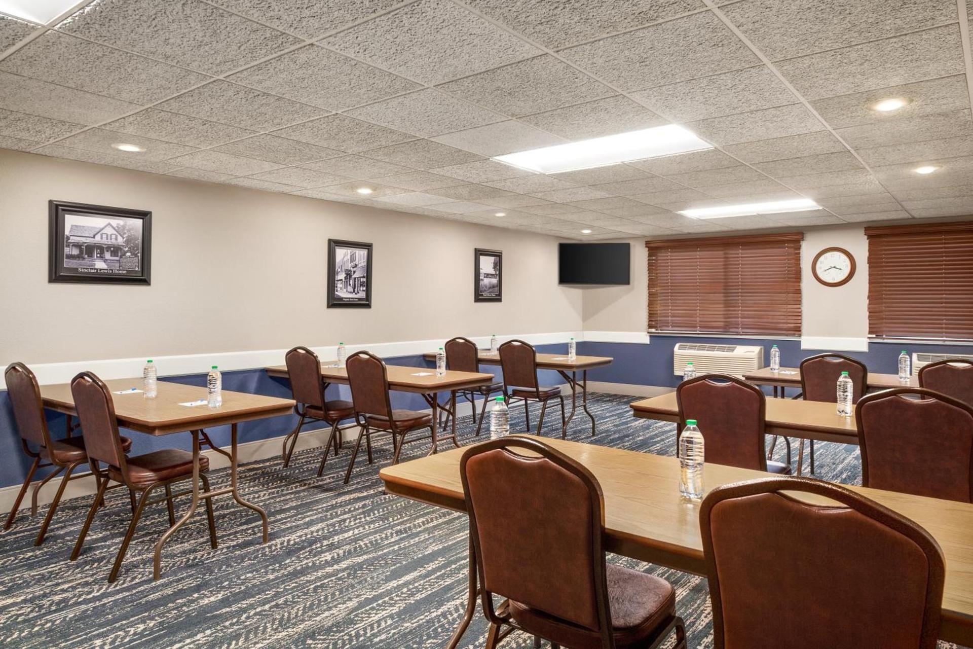AmericInn by Wyndham Sauk Centre photo 68
