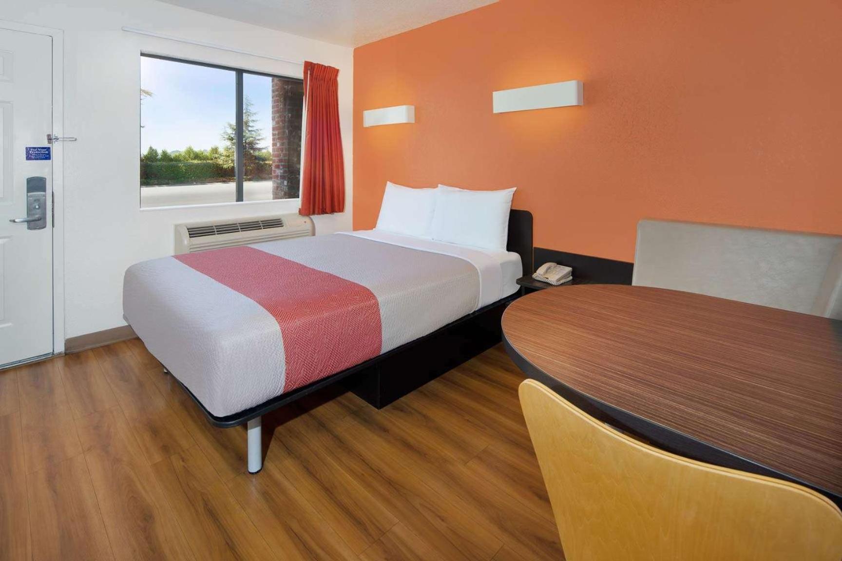 Motel 6-Arcadia, CA - Los Angeles - Pasadena Area photo 9