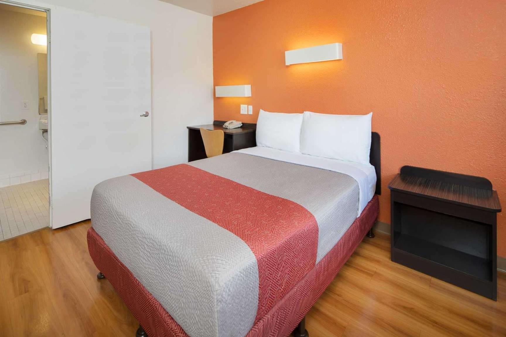 Motel 6-Arcadia, CA - Los Angeles - Pasadena Area photo 13