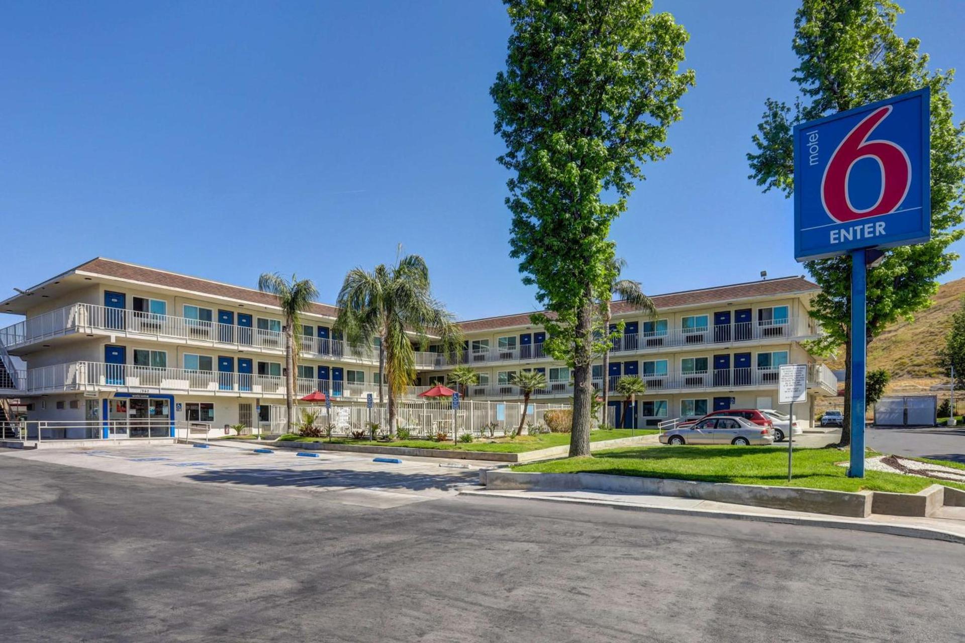 Motel 6-San Bernardino, CA - North photo 2