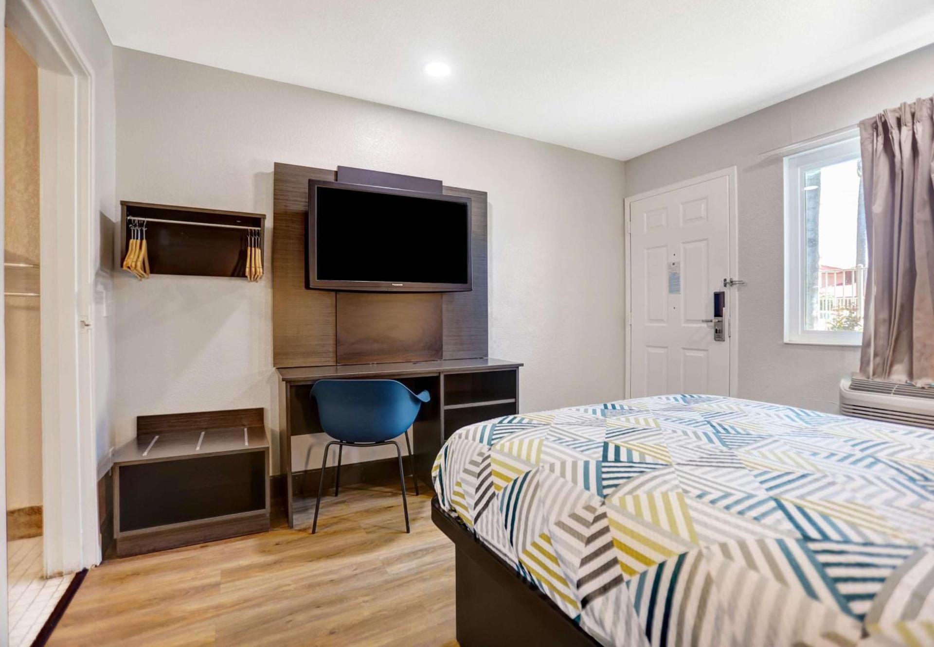 Motel 6-San Bernardino, CA - North photo 11