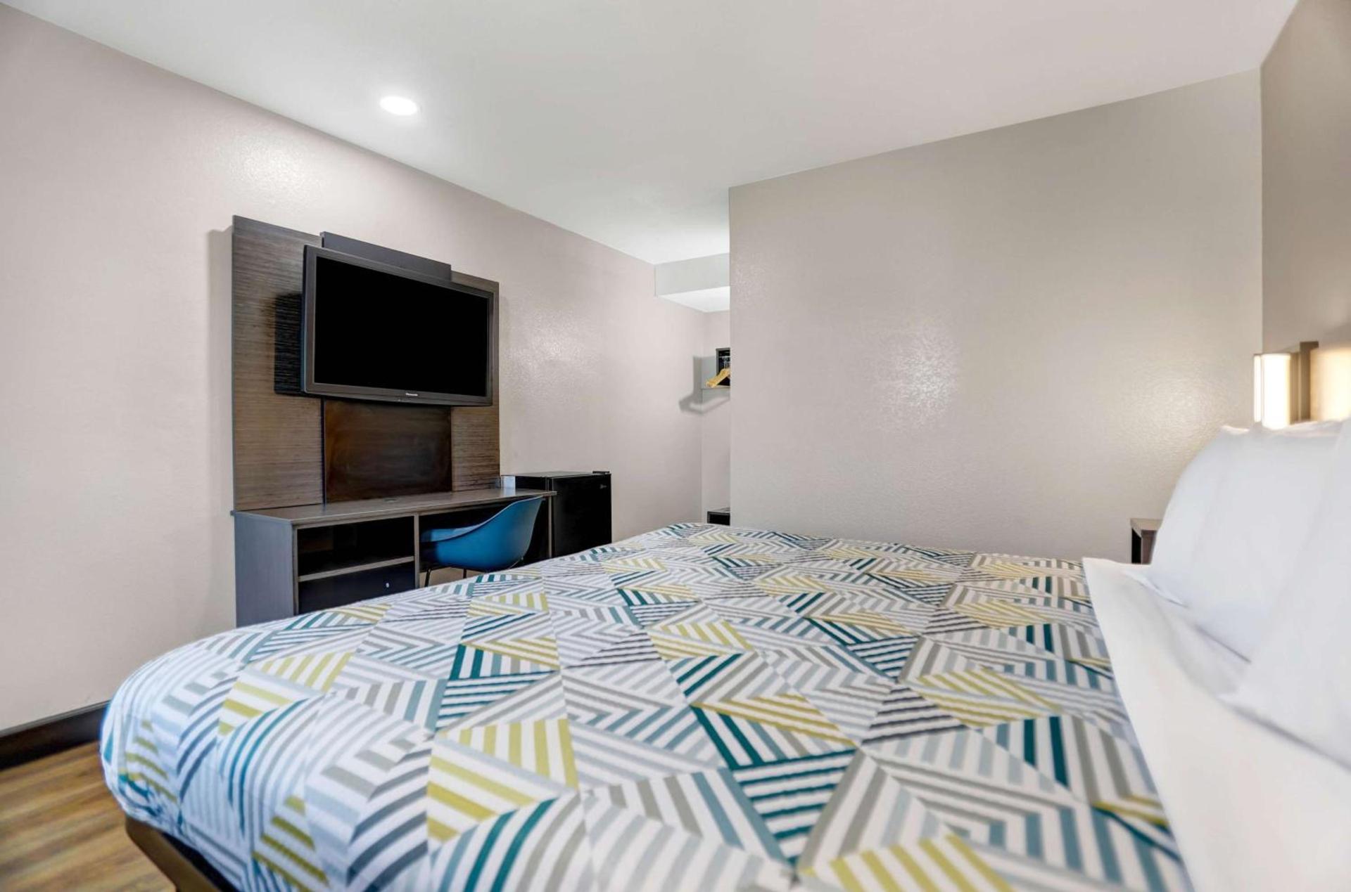 Motel 6-San Bernardino, CA - North photo 13