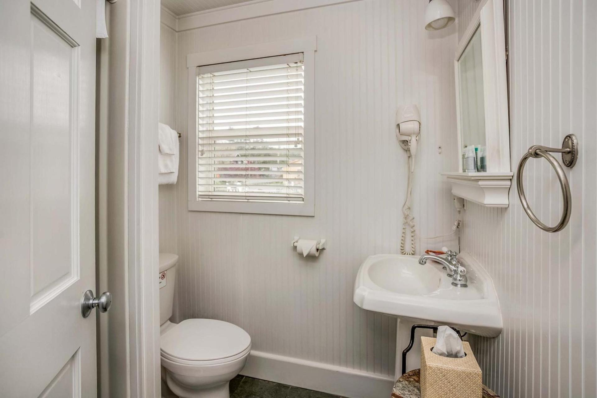 Cannon Beach Hotel Collection photo 30