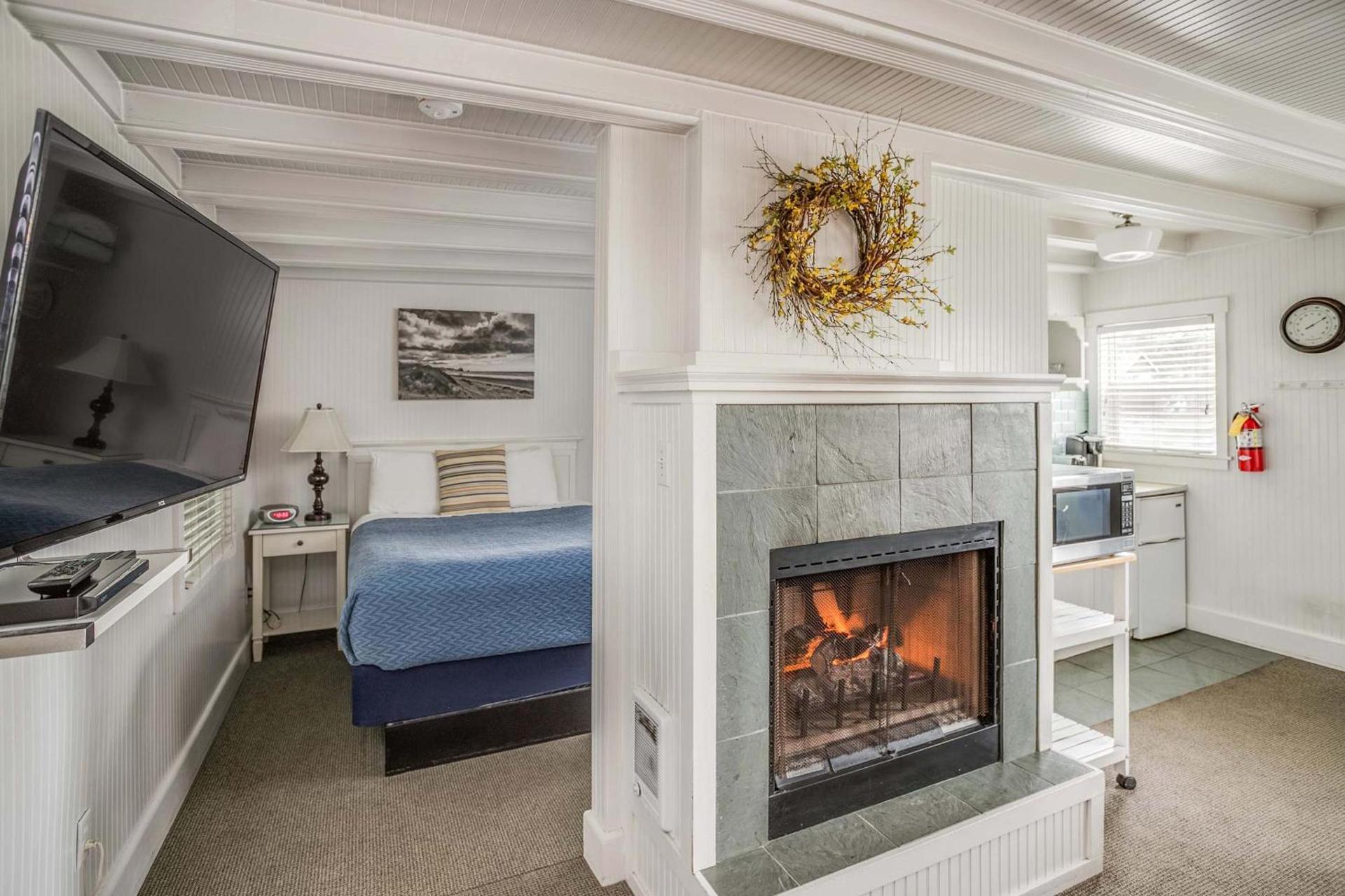 Cannon Beach Hotel Collection photo 29