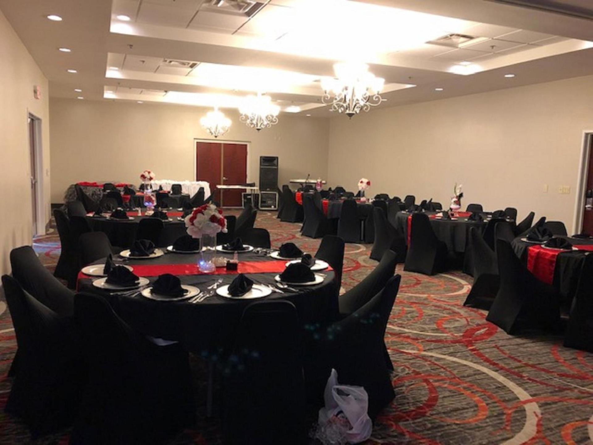 Holiday Inn & Suites Lafayette North by IHG photo 48