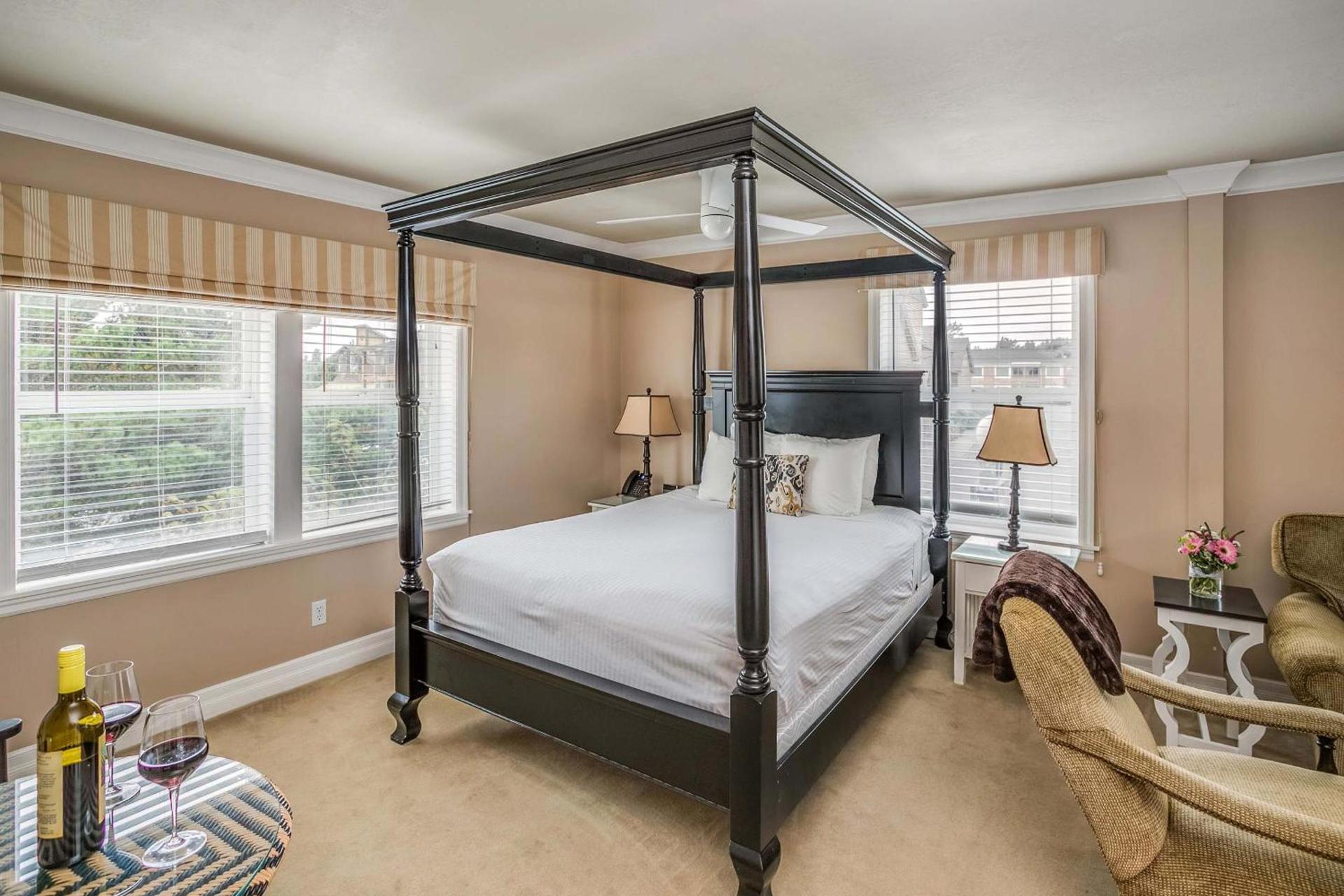 Cannon Beach Hotel Collection photo 57