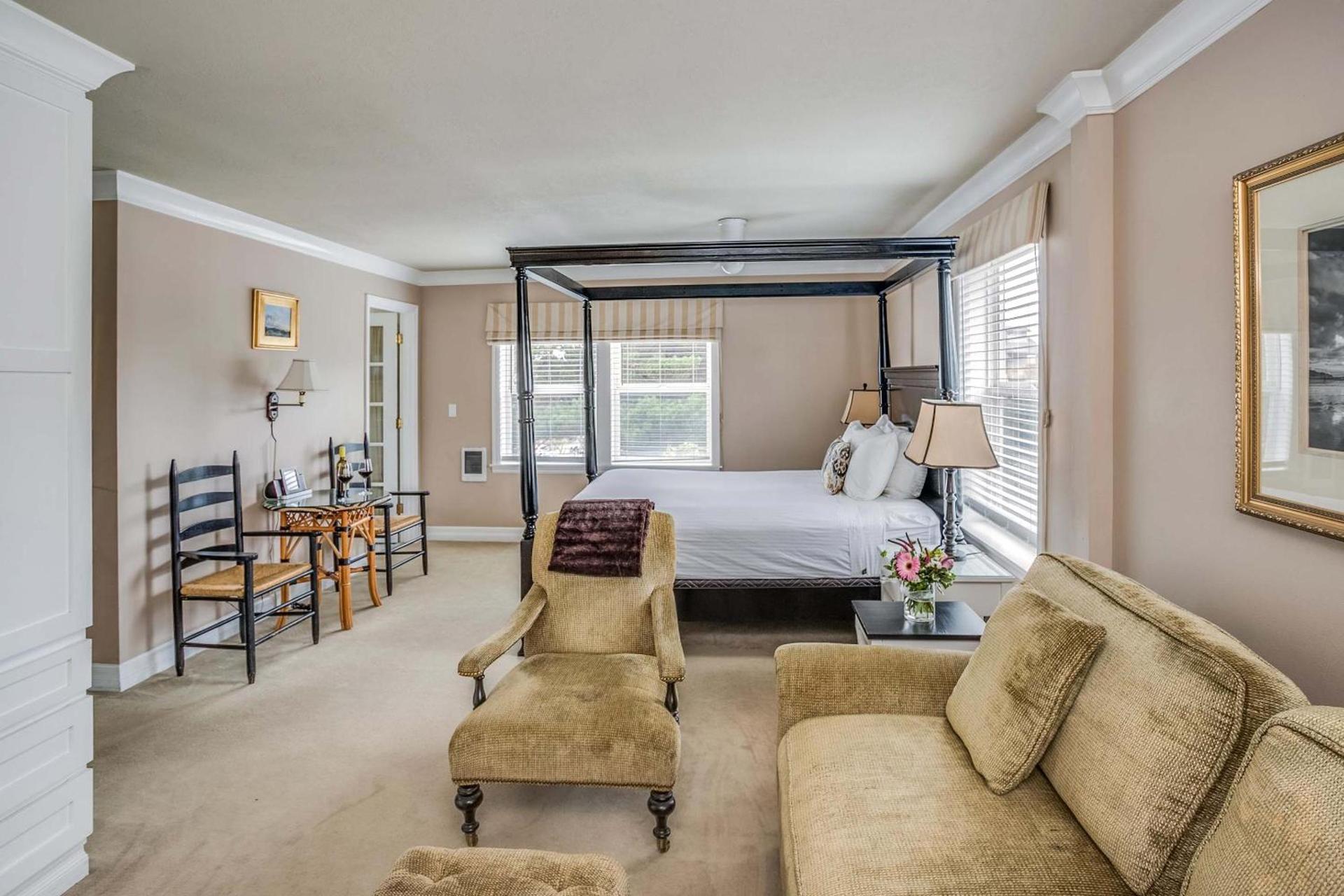 Cannon Beach Hotel Collection photo 55