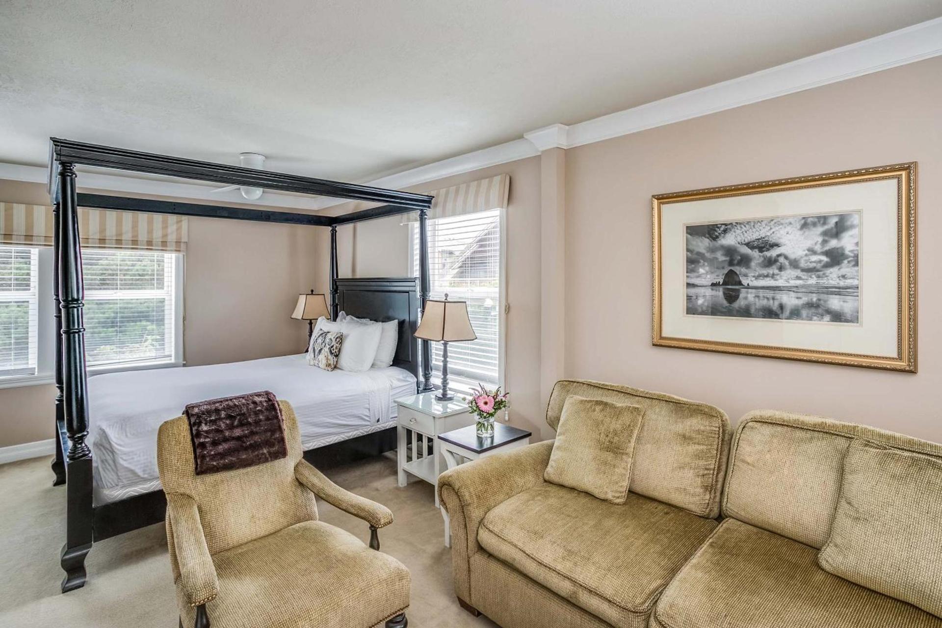 Cannon Beach Hotel Collection photo 58