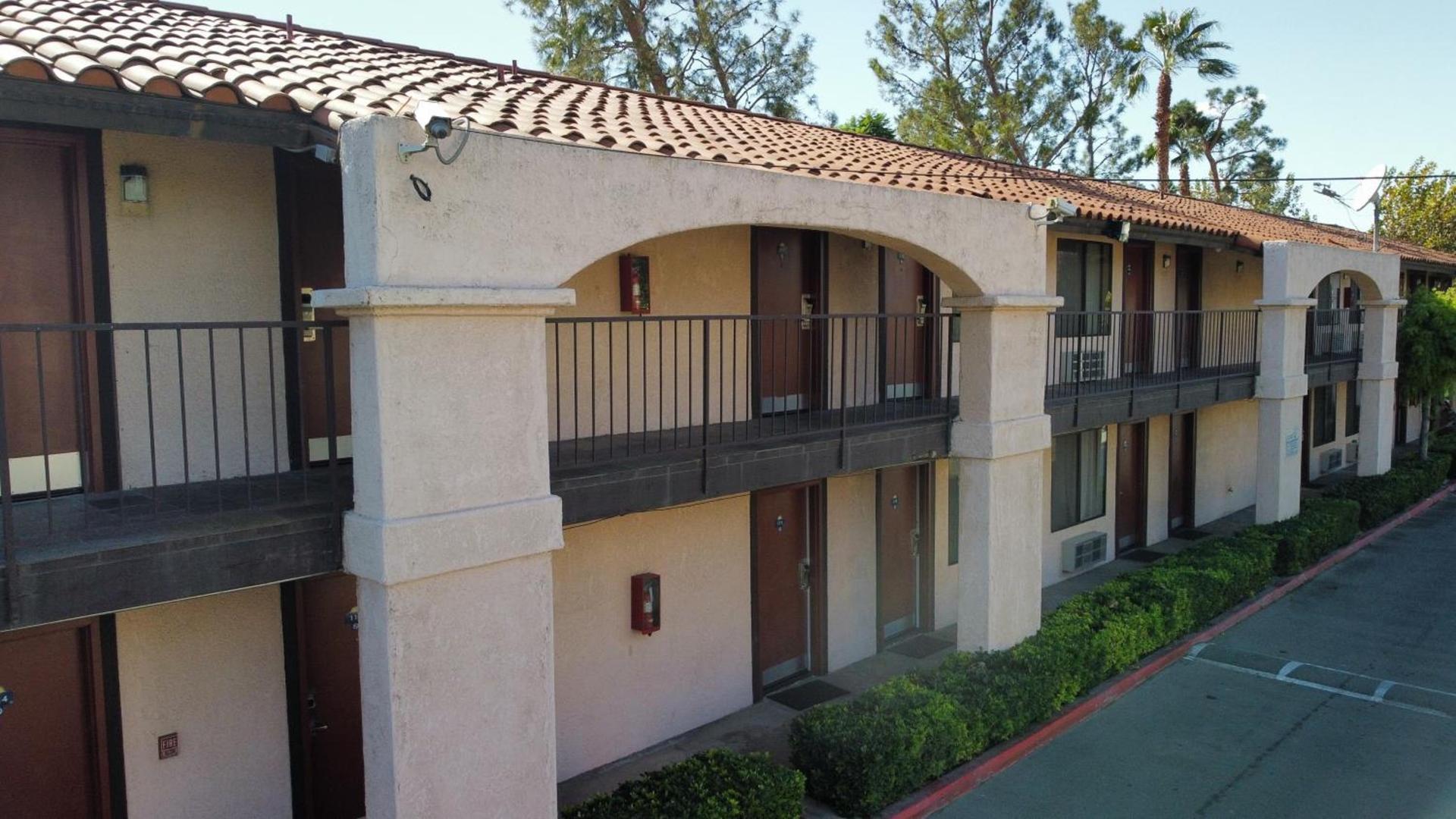 Hospitality Inn photo 43