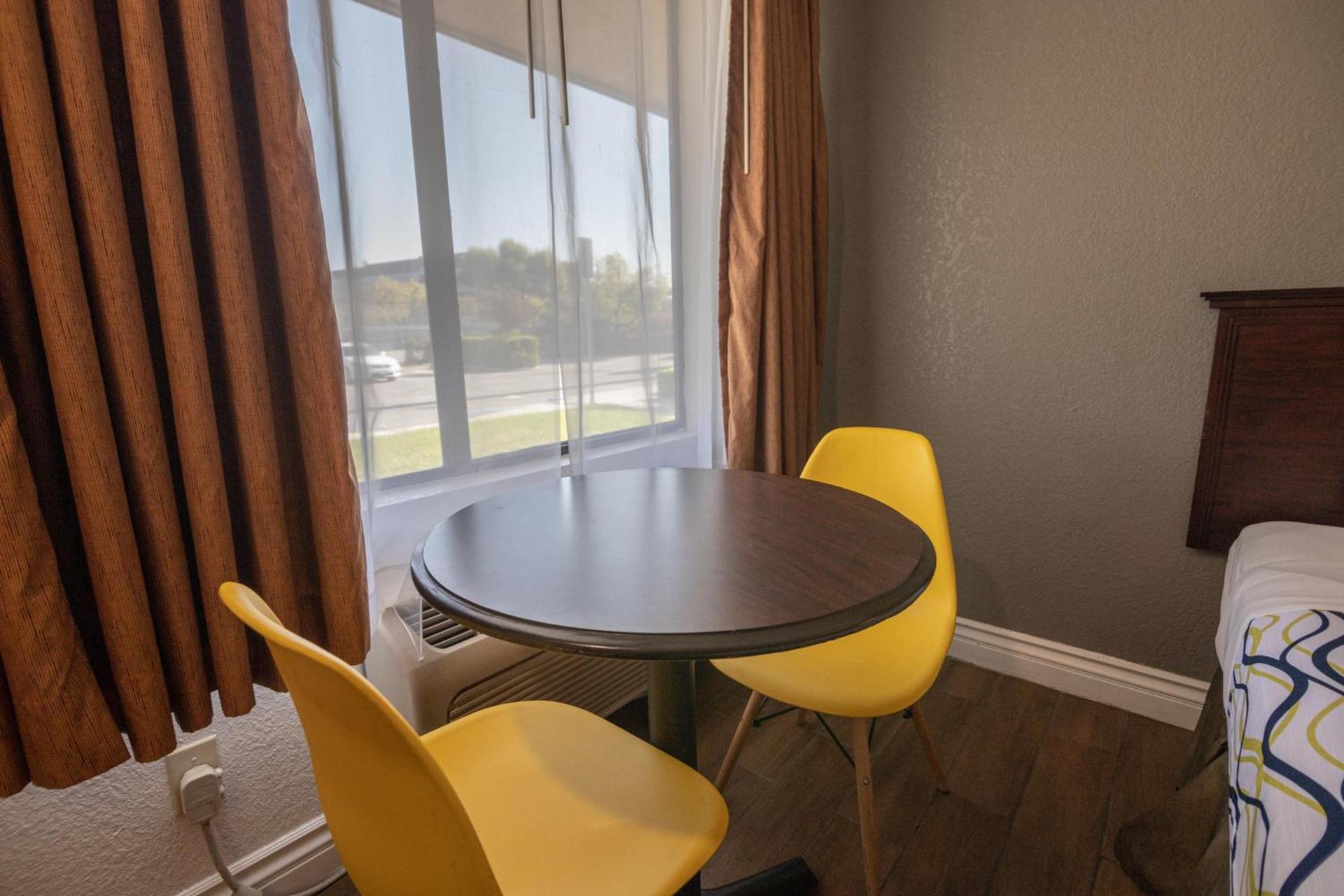 Hospitality Inn photo 52