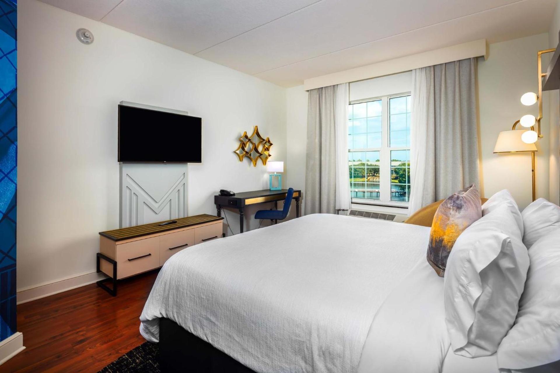 Hotel Indigo Jacksonville-Deerwood Park by IHG photo 22
