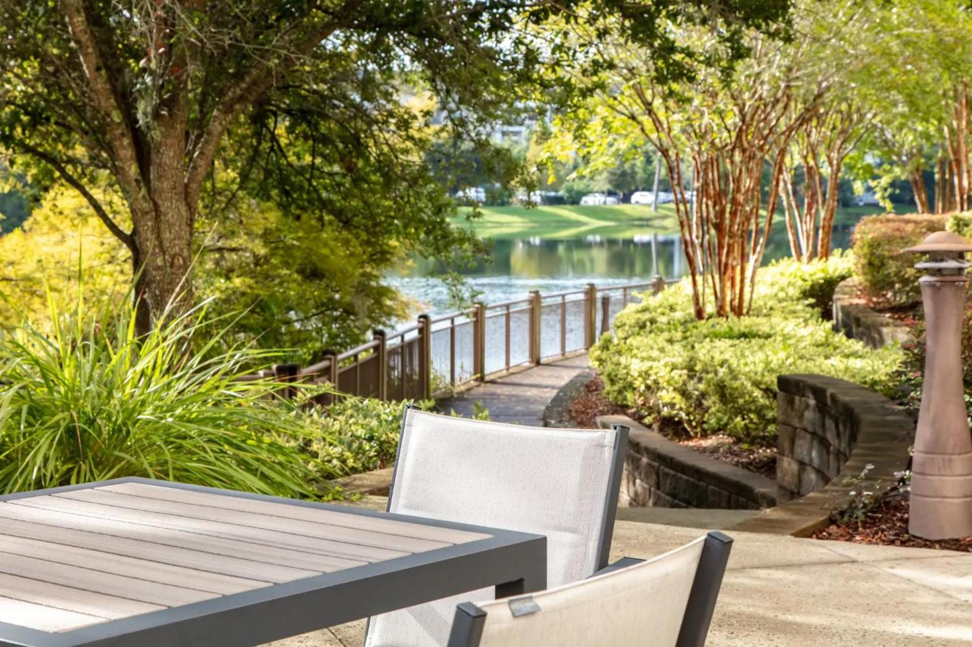 Hotel Indigo Jacksonville-Deerwood Park by IHG photo 23