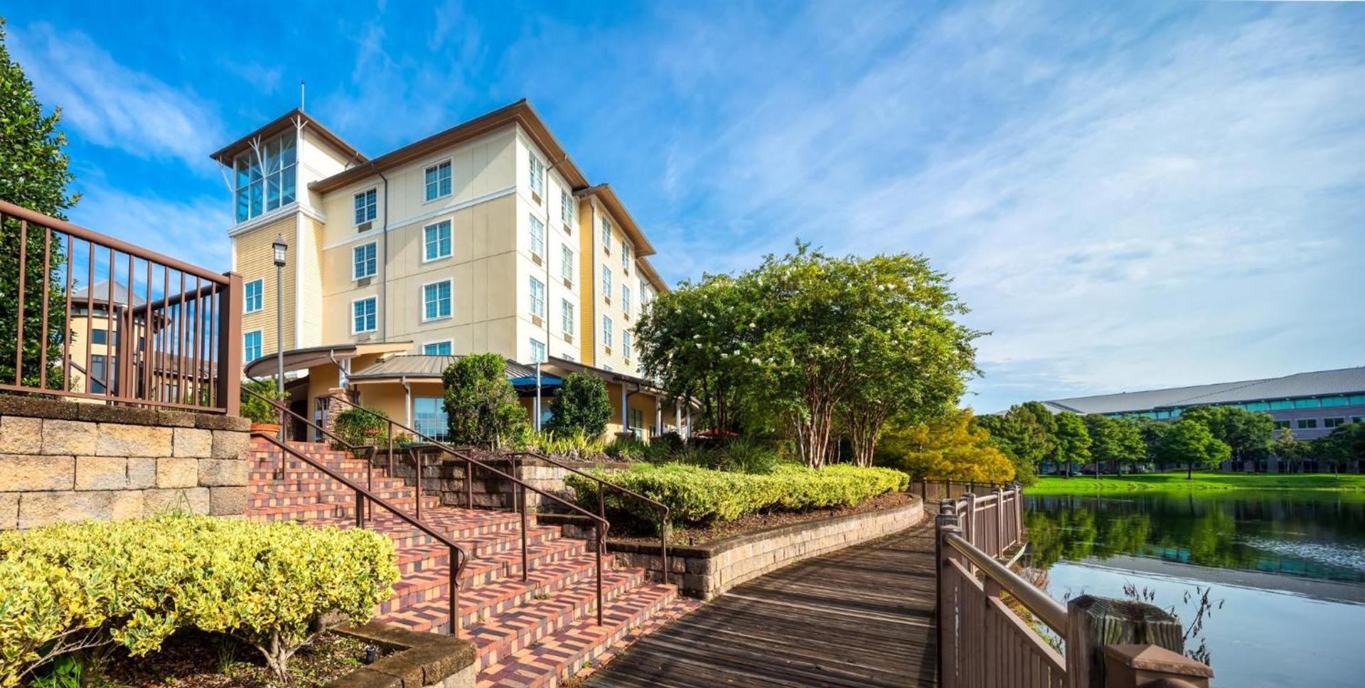Hotel Indigo Jacksonville-Deerwood Park by IHG photo 32