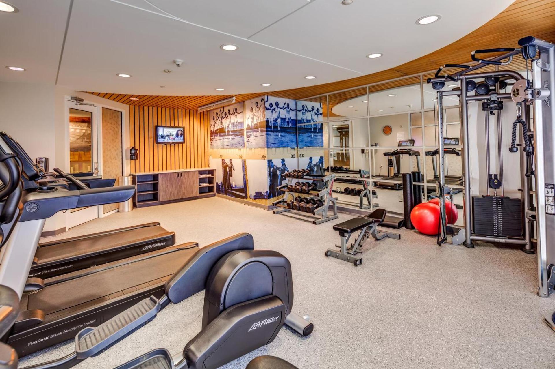 Hotel Indigo Jacksonville-Deerwood Park by IHG photo 34
