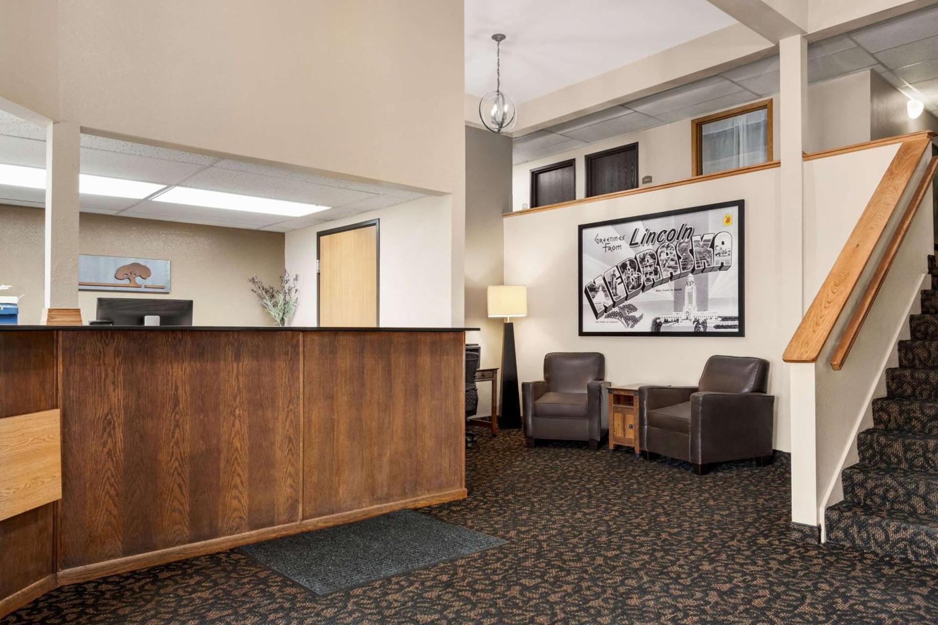 Super 8 by Wyndham Lincoln North photo 6