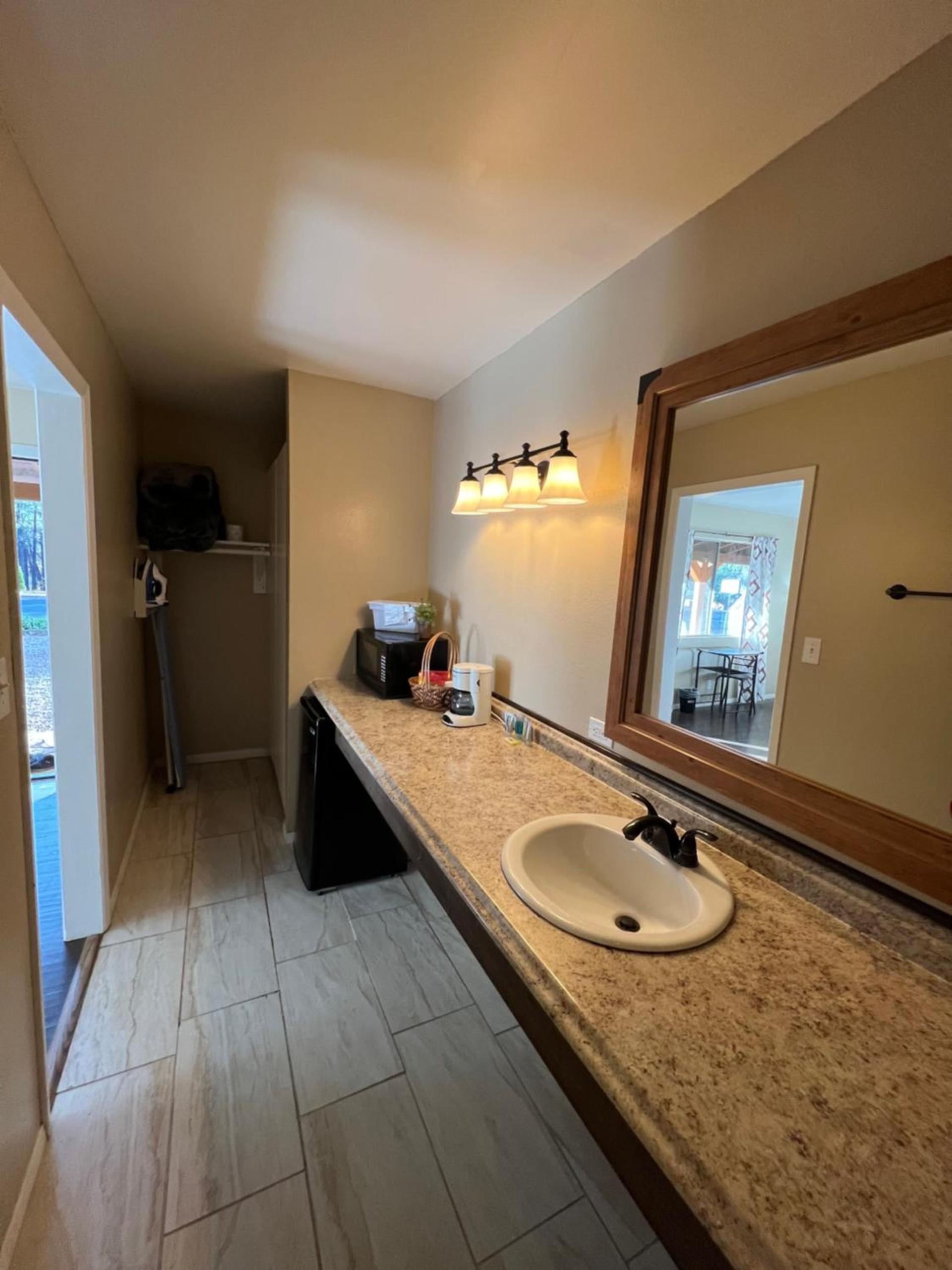 TimberLodge Inn photo 48