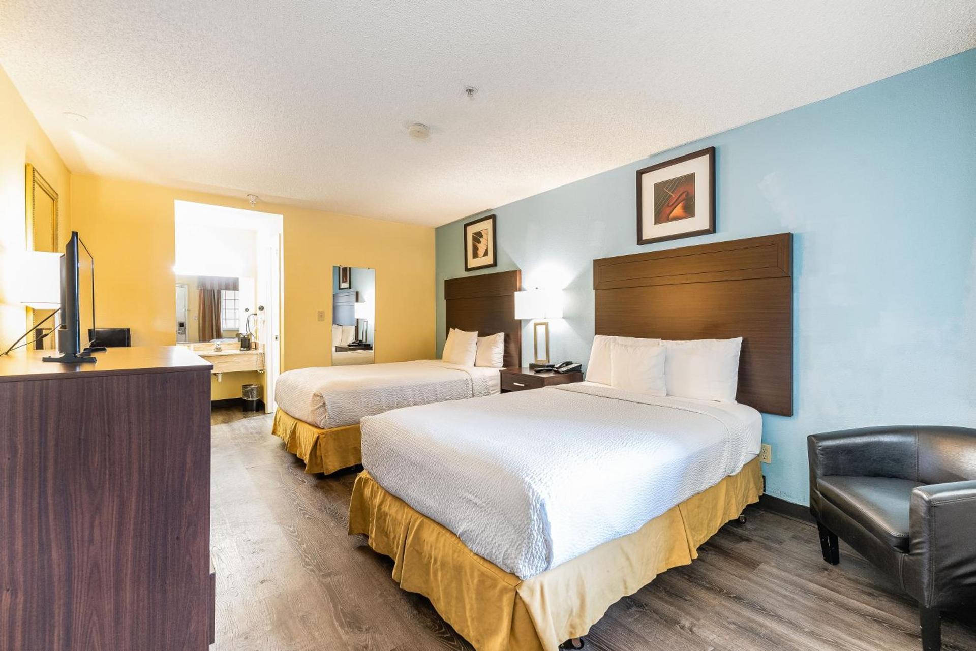 Days Inn by Wyndham Federal Way photo 4