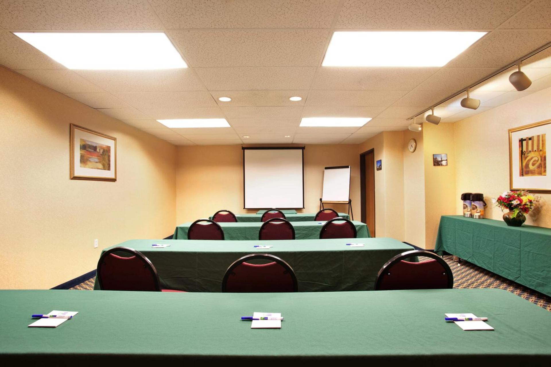 Country Inn & Suites by Radisson, Mt Pleasant-Racine West, WI photo 63