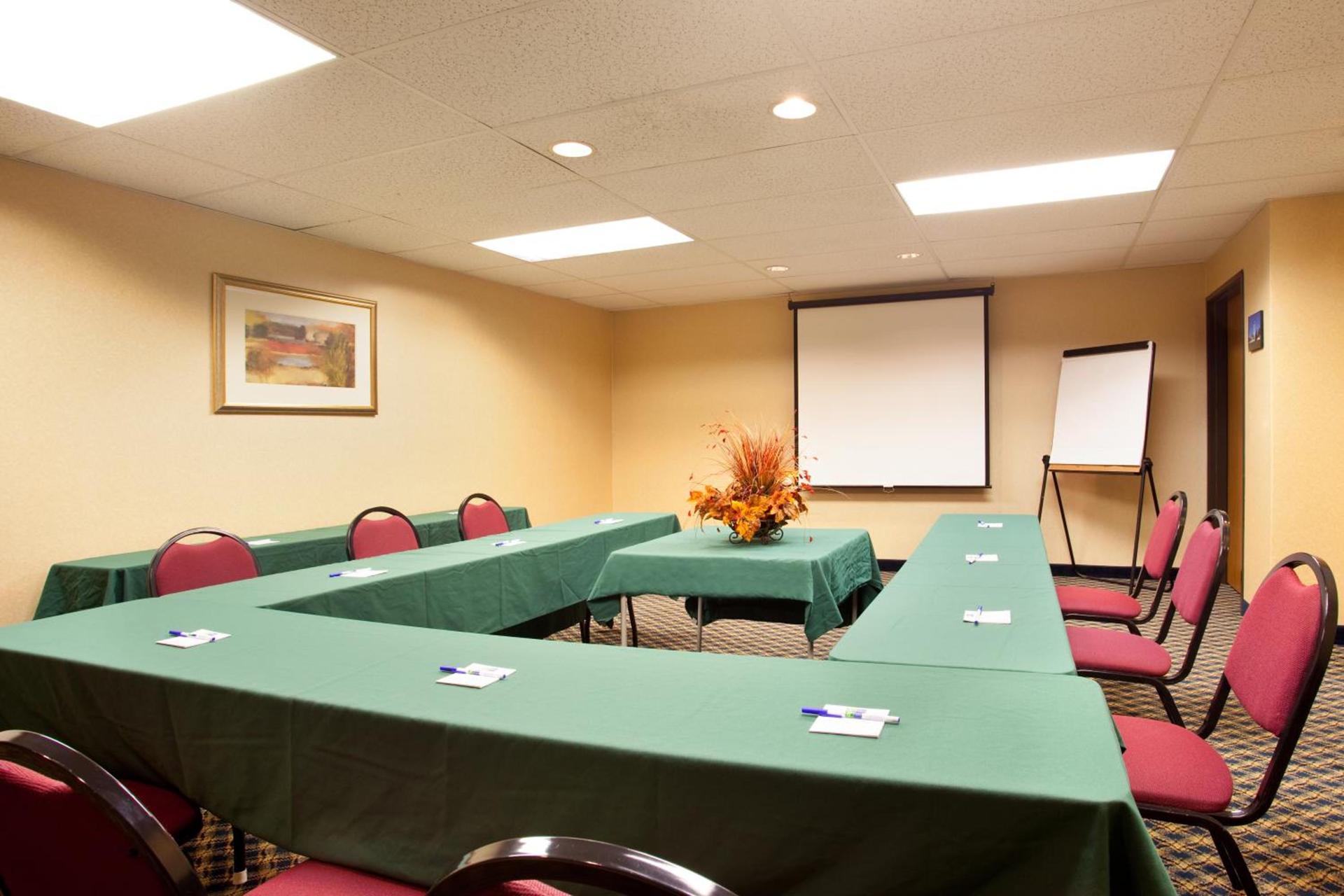 Country Inn & Suites by Radisson, Mt Pleasant-Racine West, WI photo 68