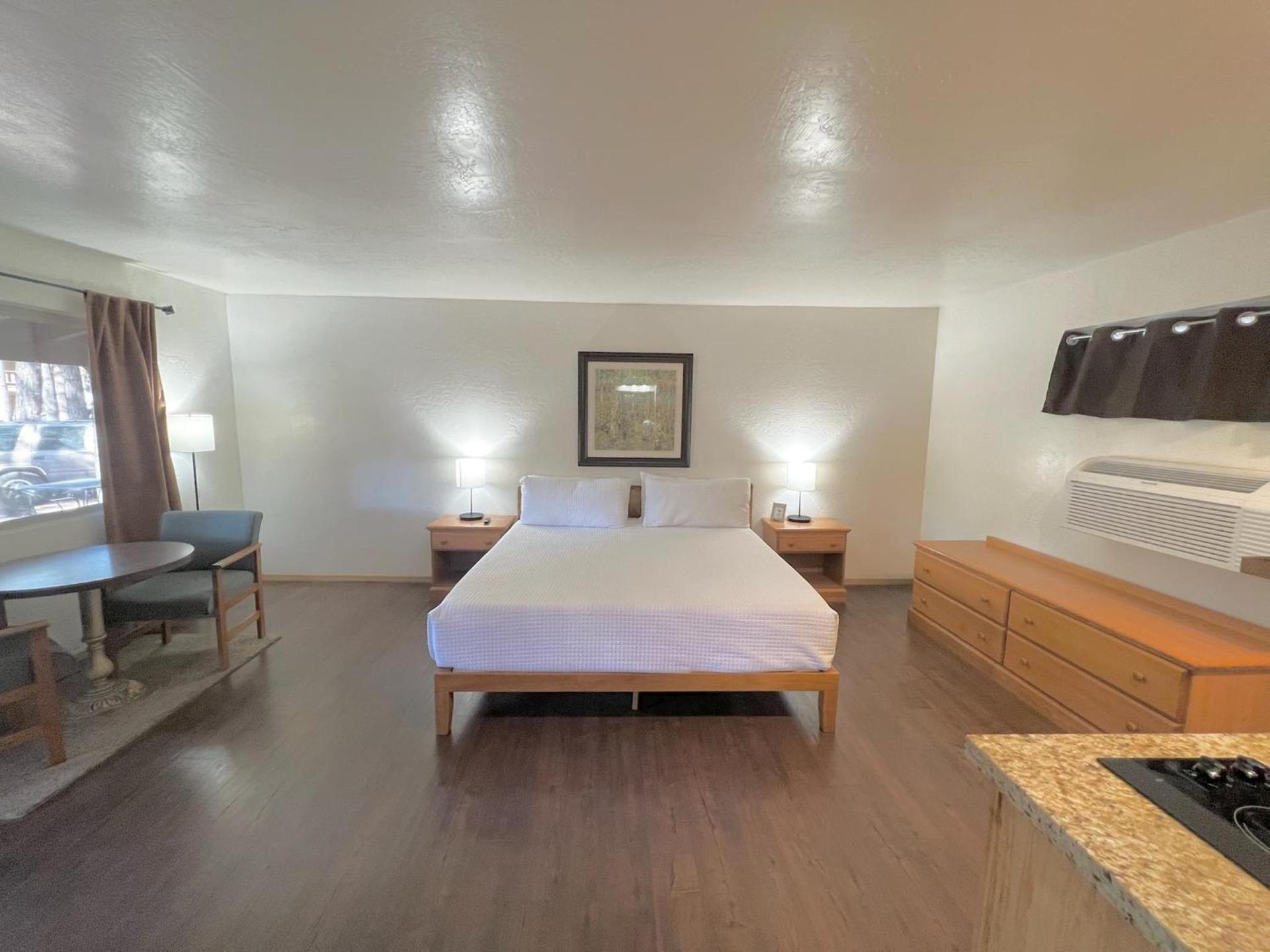 TimberLodge Inn photo 55