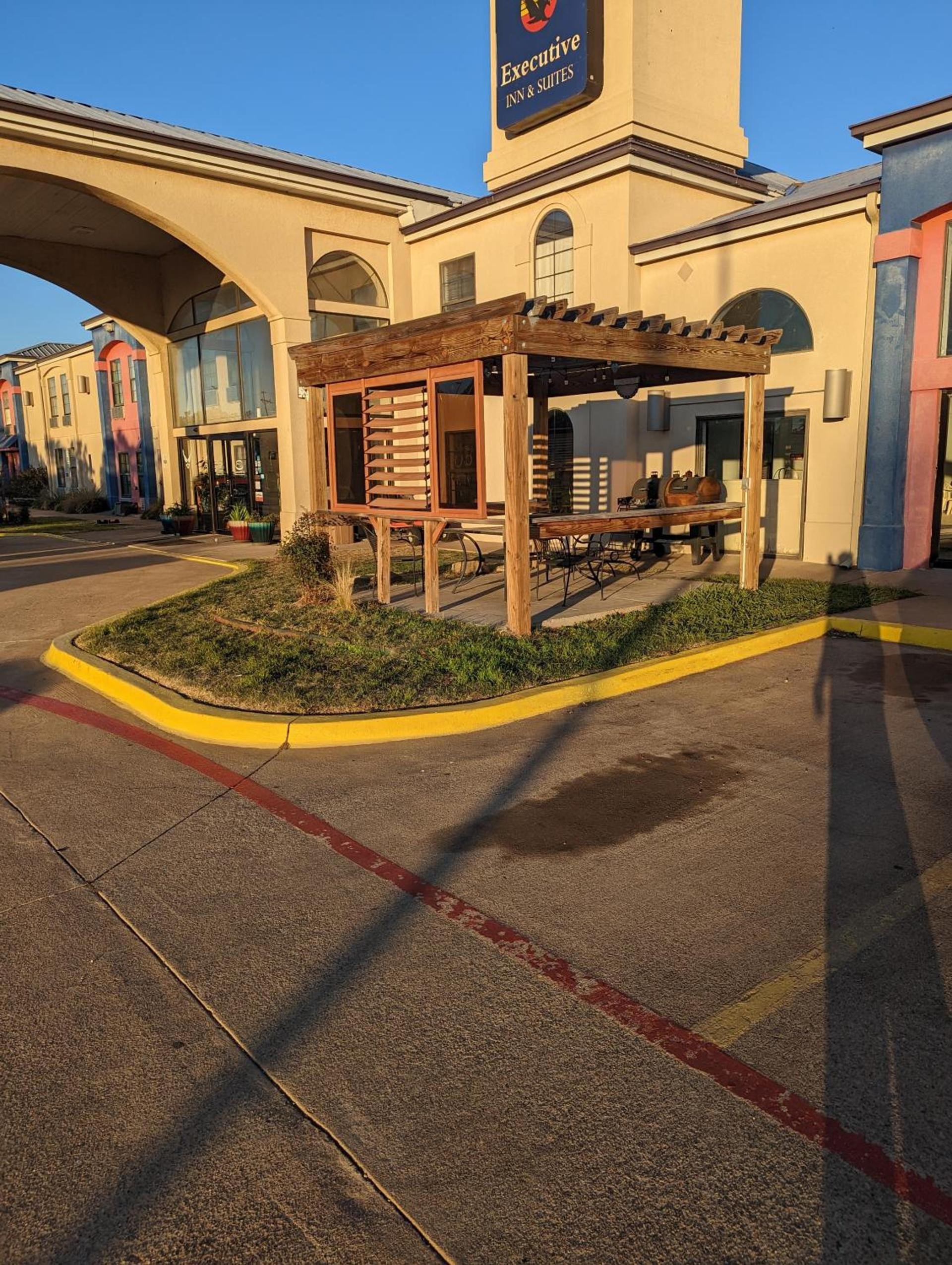 Executive Inn and Suites Wichita Falls photo 49