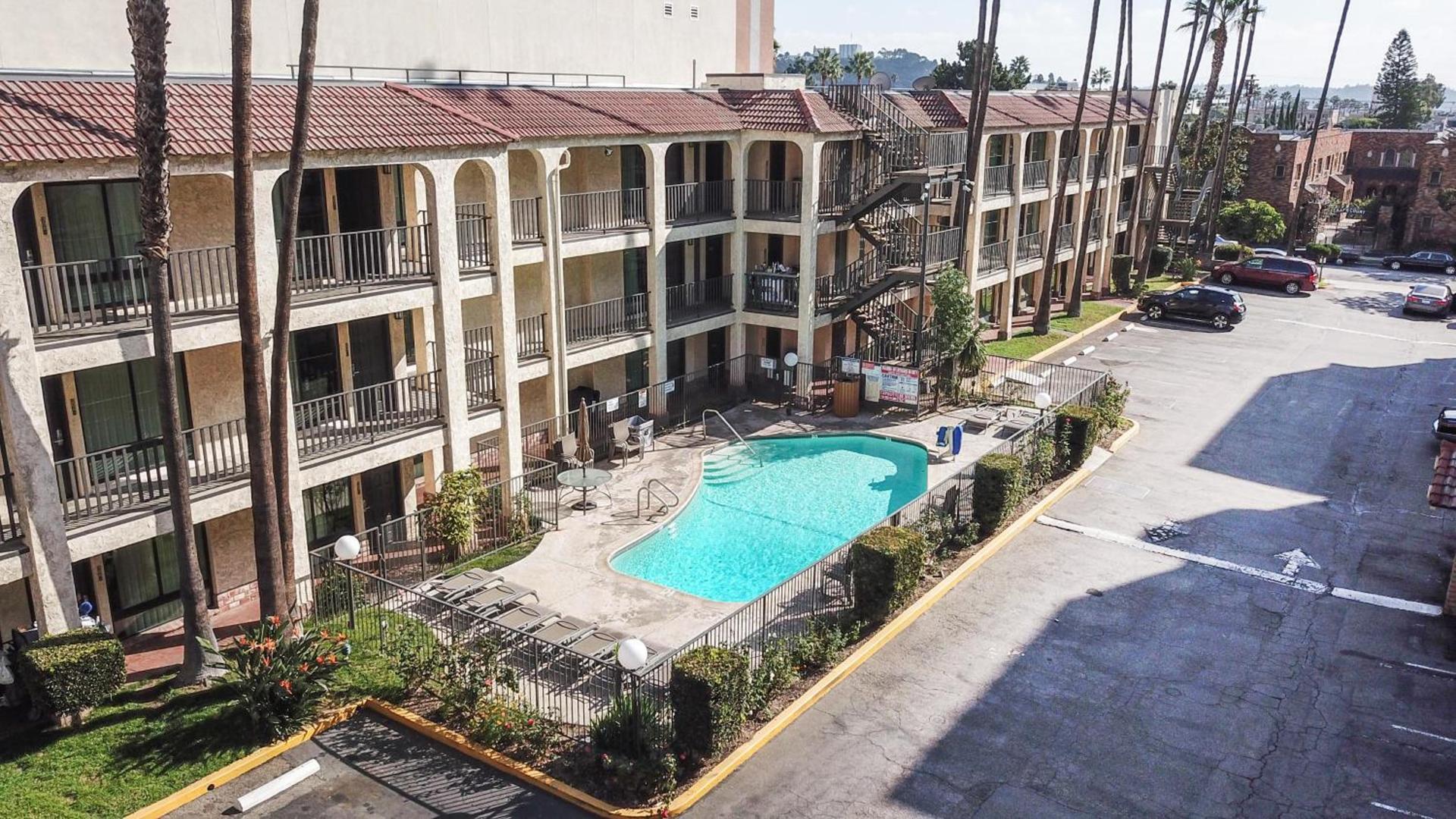 Vagabond Inn Glendale photo 2