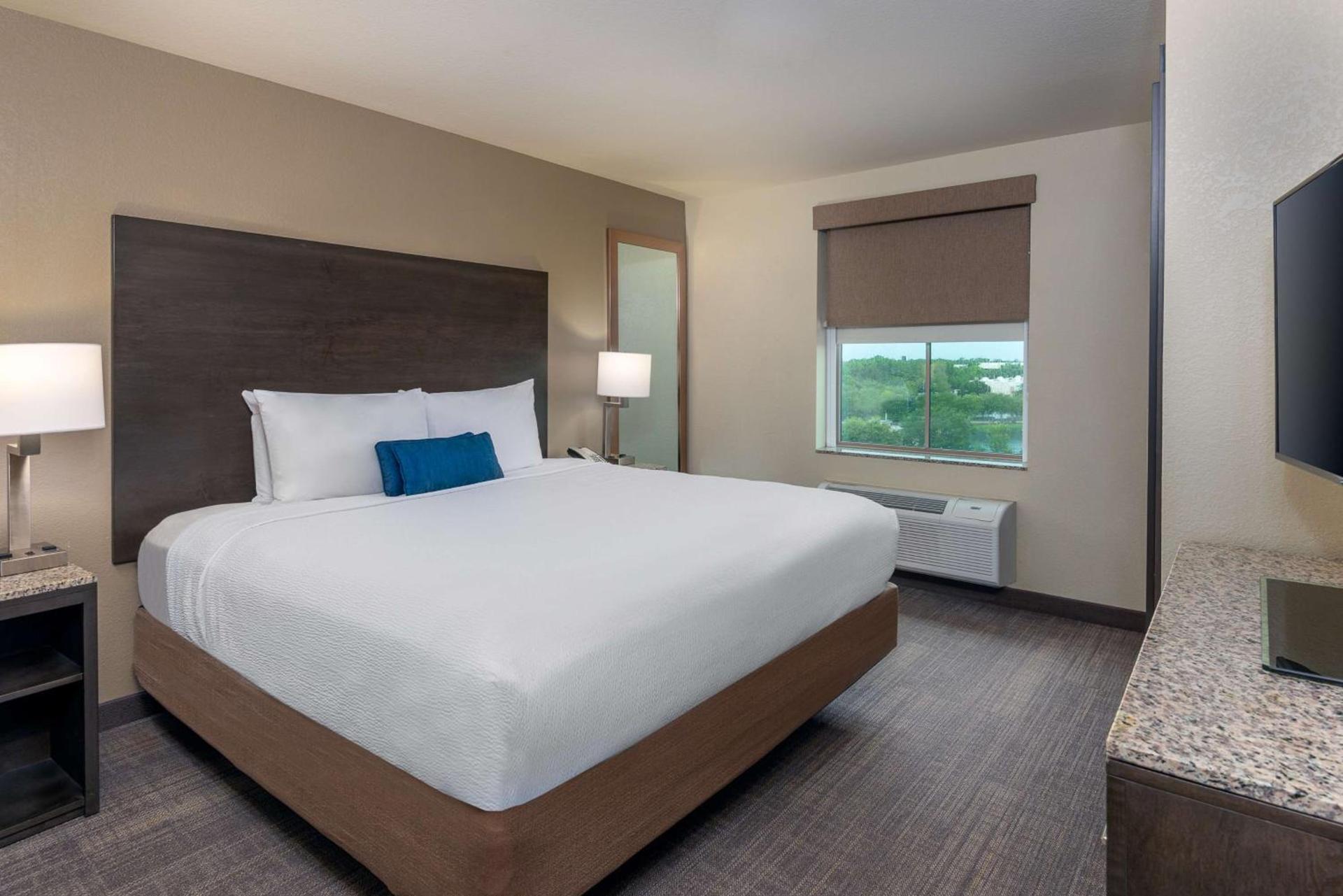 Coral Pointe Sarasota, an Ascend Collection Hotel photo 3