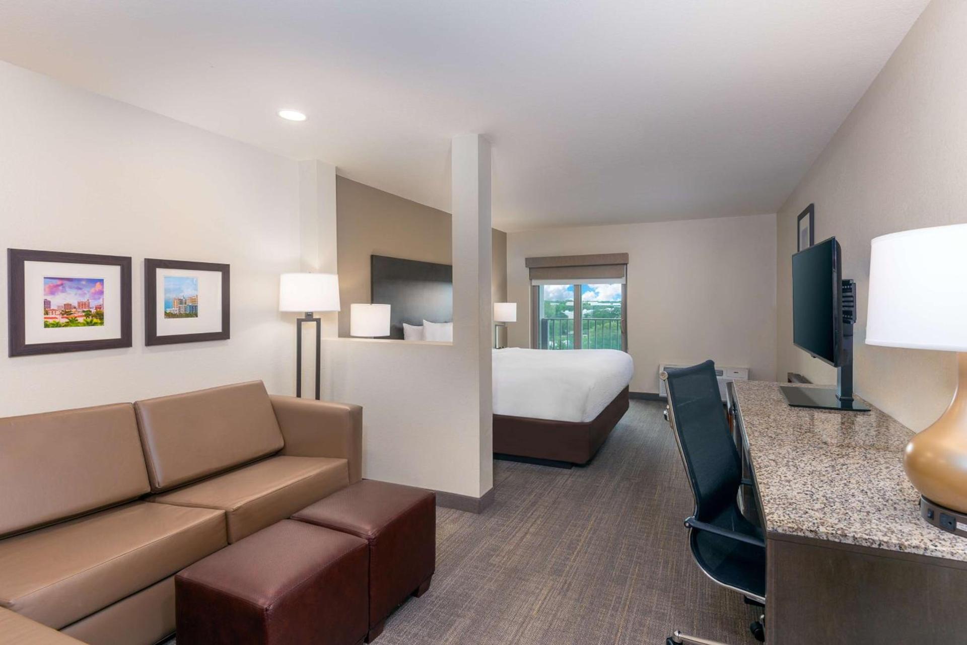 Coral Pointe Sarasota, an Ascend Collection Hotel photo 20