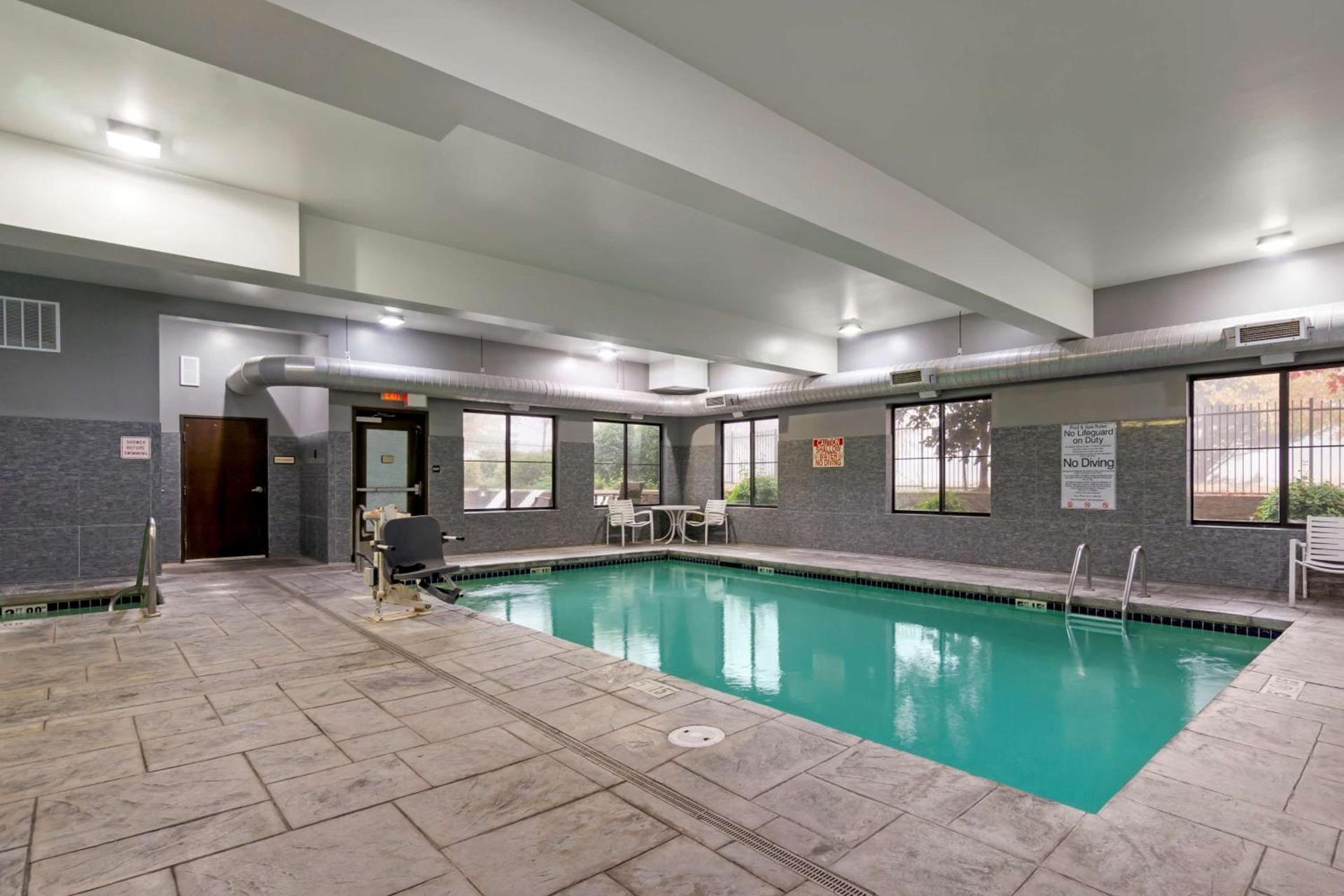 Best Western Plus Lacey Inn & Suites photo 25