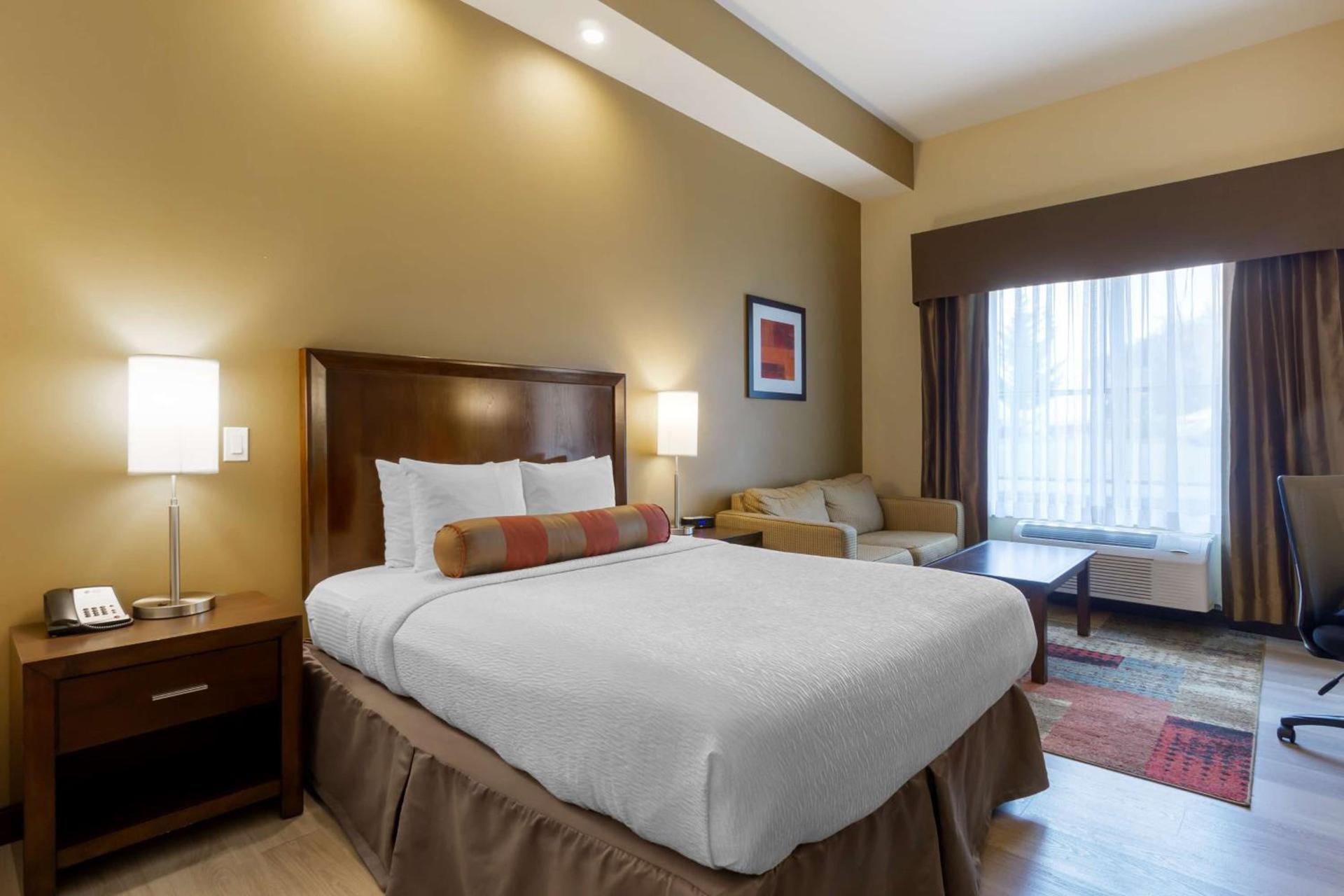 Best Western Plus Lacey Inn & Suites photo 13
