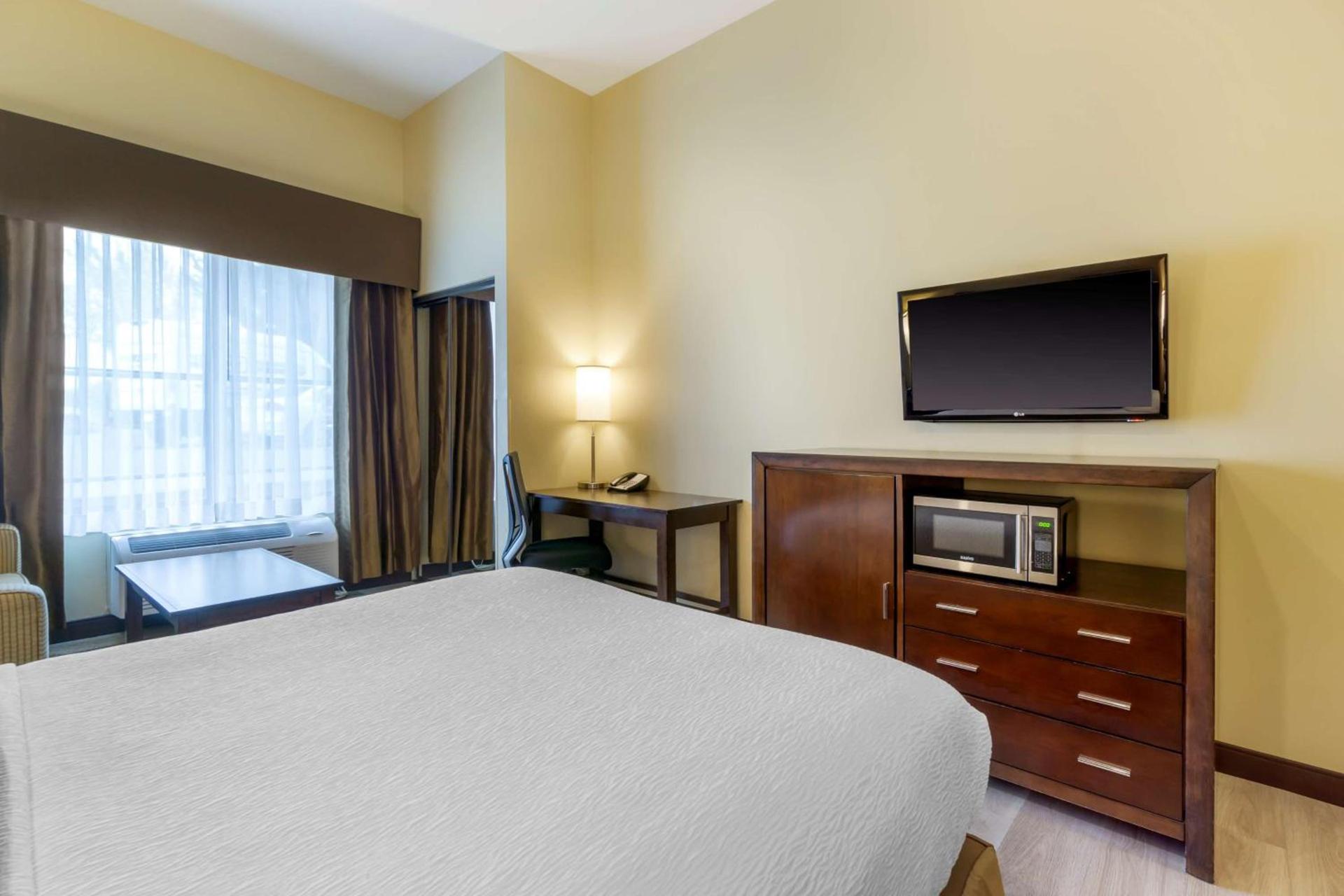 Best Western Plus Lacey Inn & Suites photo 14