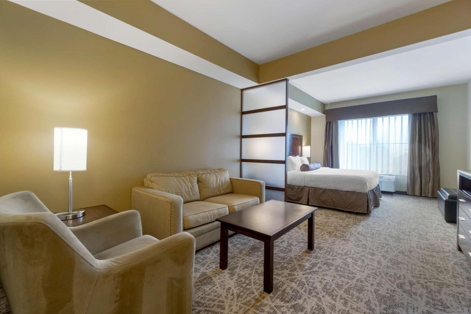 Best Western Plus Lacey Inn & Suites photo 3