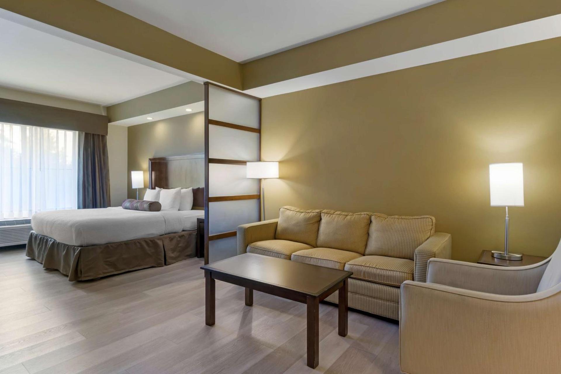 Best Western Plus Lacey Inn & Suites photo 19