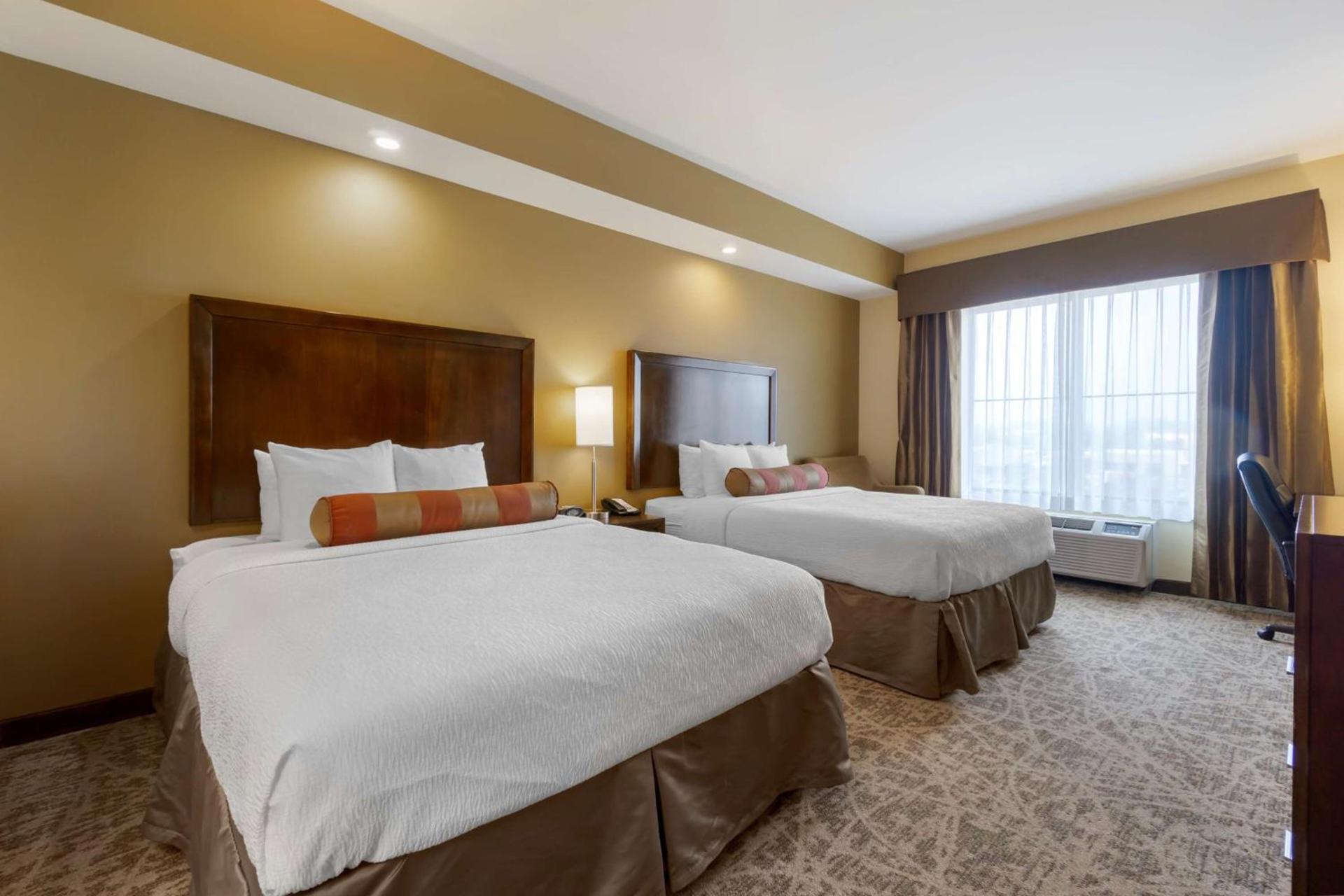 Best Western Plus Lacey Inn & Suites photo 6