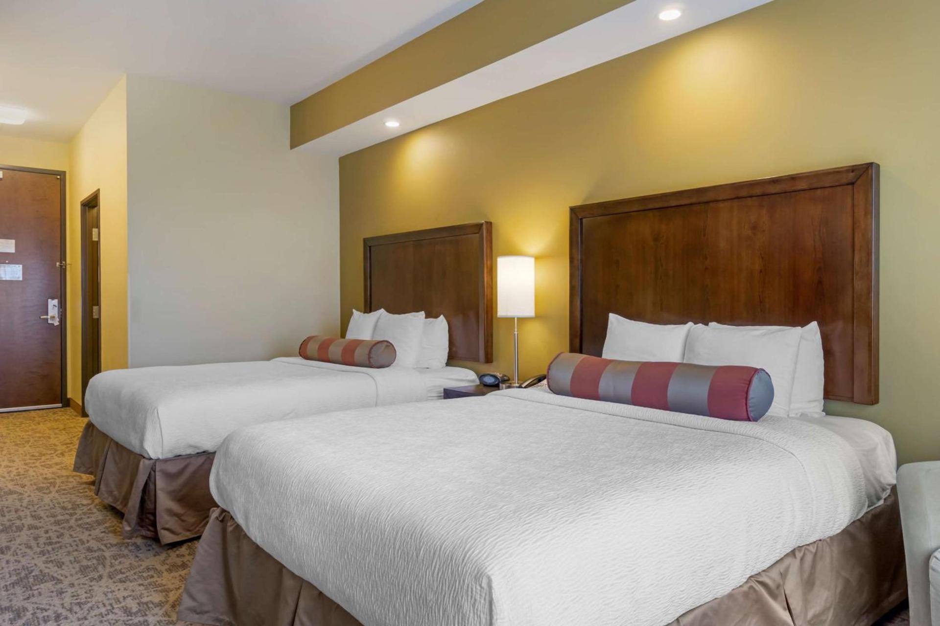 Best Western Plus Lacey Inn & Suites photo 22