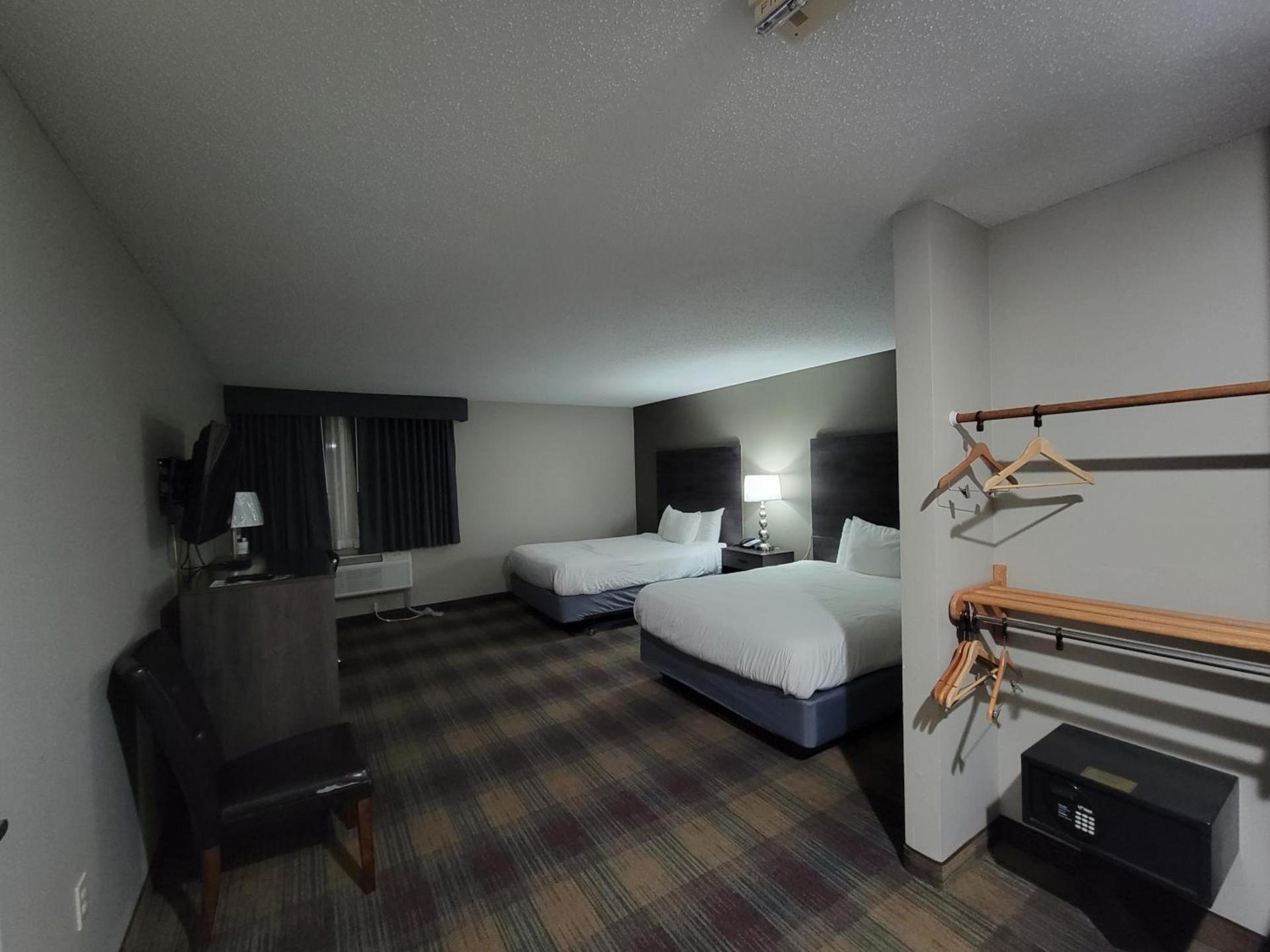 Baymont Inn Baldwin photo 3
