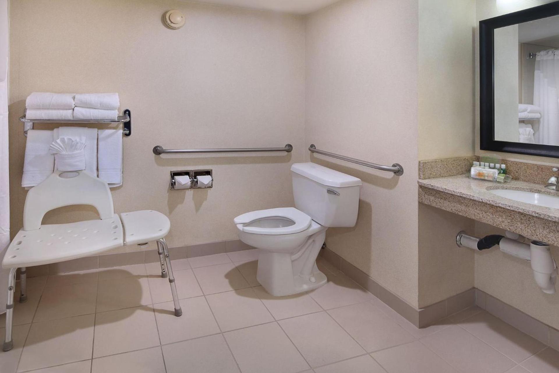 Holiday Inn Hotel & Suites Anaheim by IHG photo 20