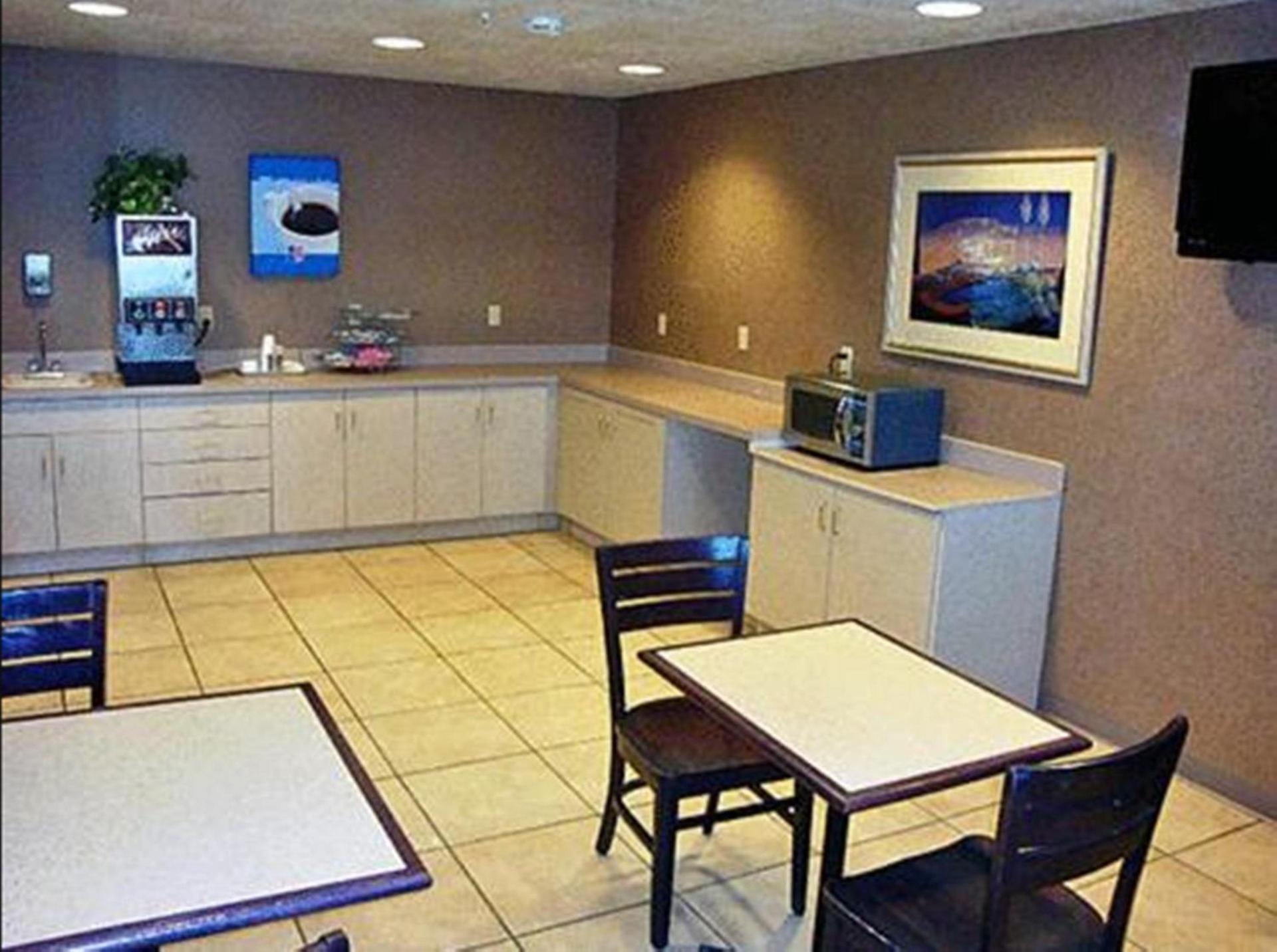 Motel 6-Bernalillo, NM photo 17