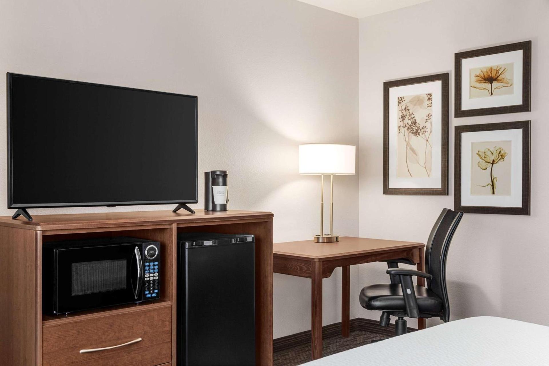 AmericInn by Wyndham Baudette photo 14