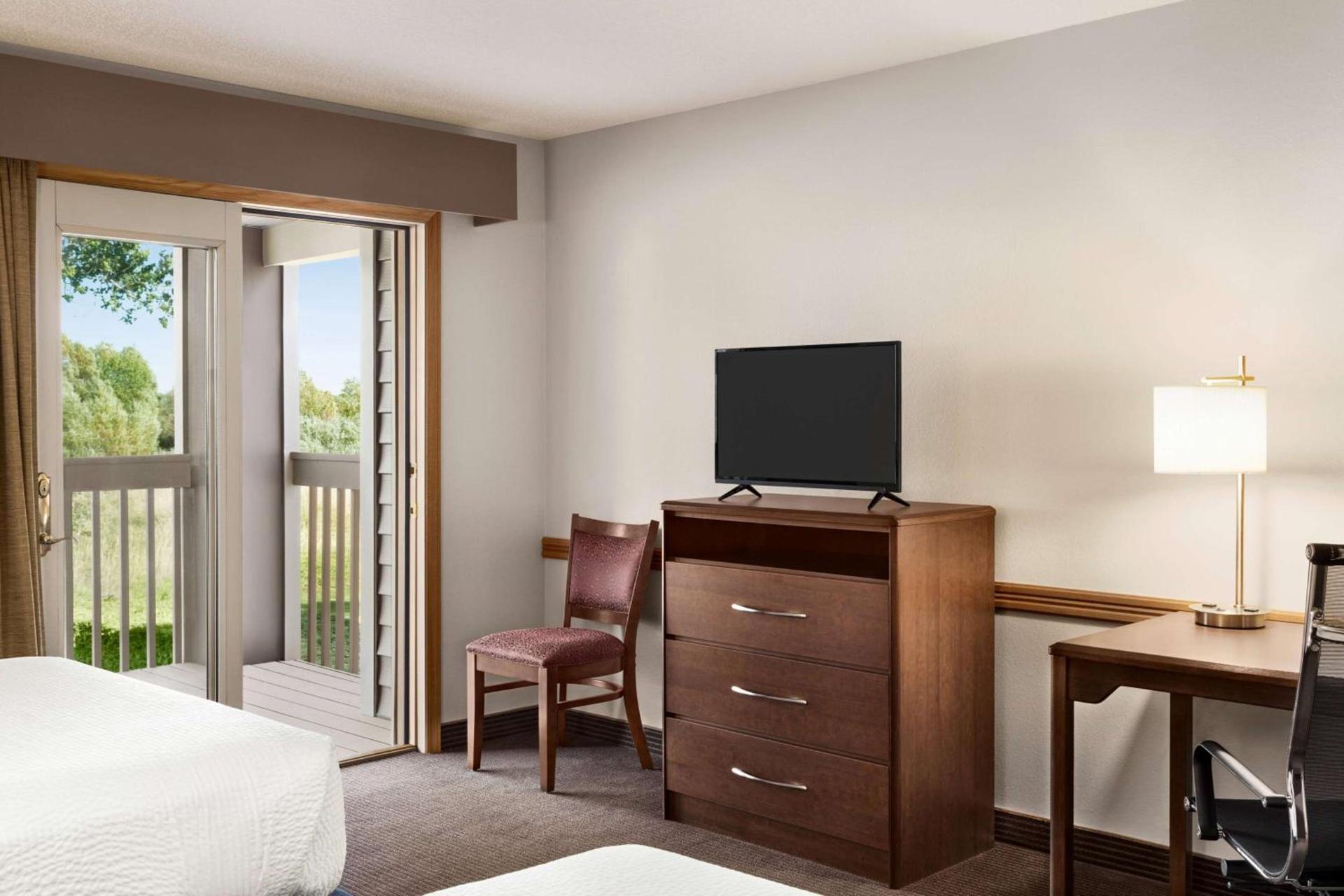 AmericInn by Wyndham Baudette photo 22