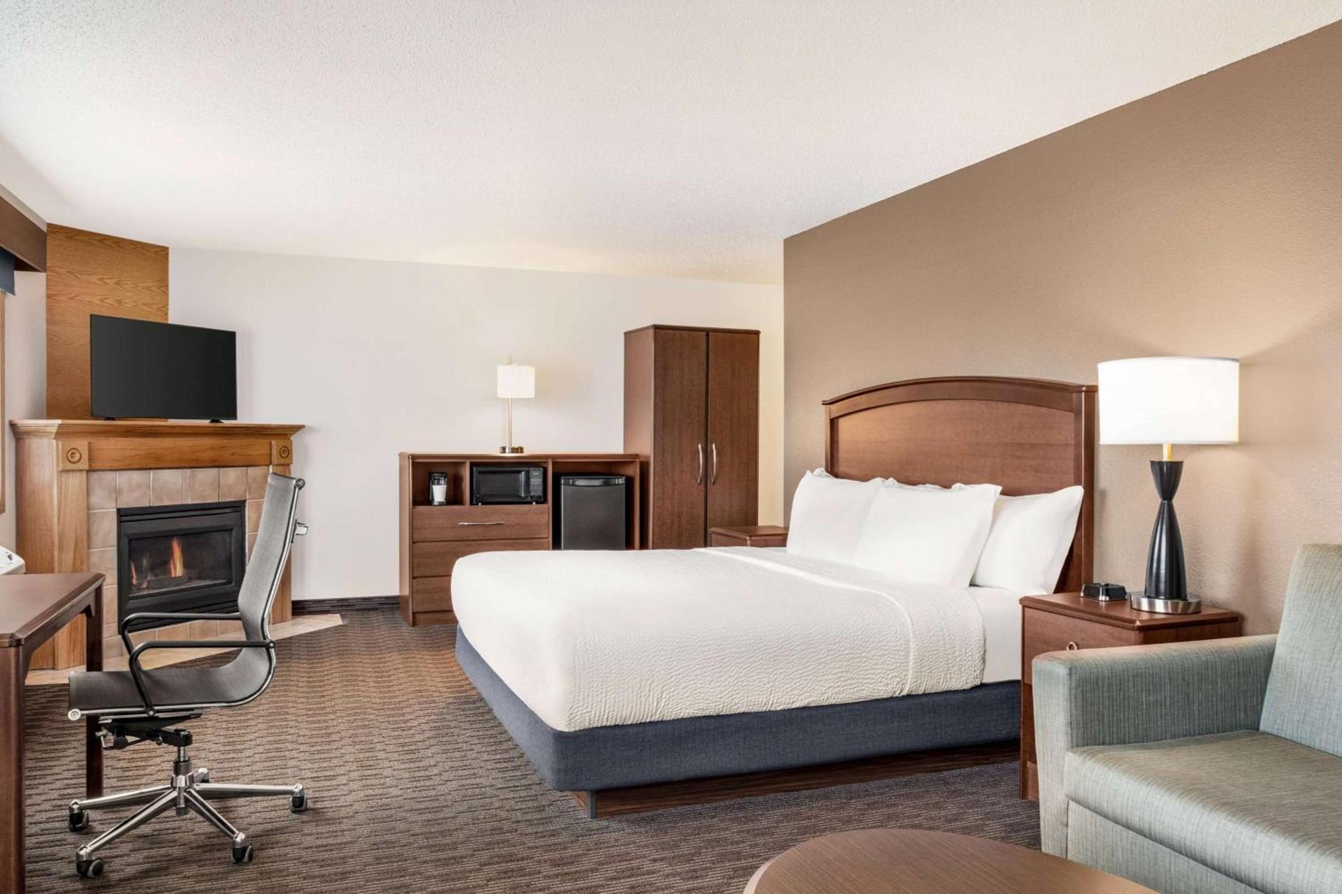 AmericInn by Wyndham Baudette photo 24