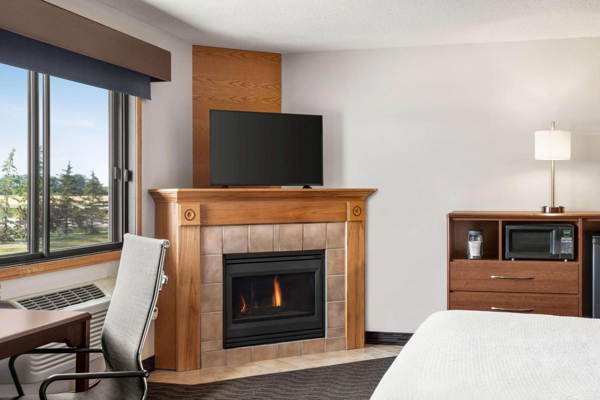 AmericInn by Wyndham Baudette photo 27